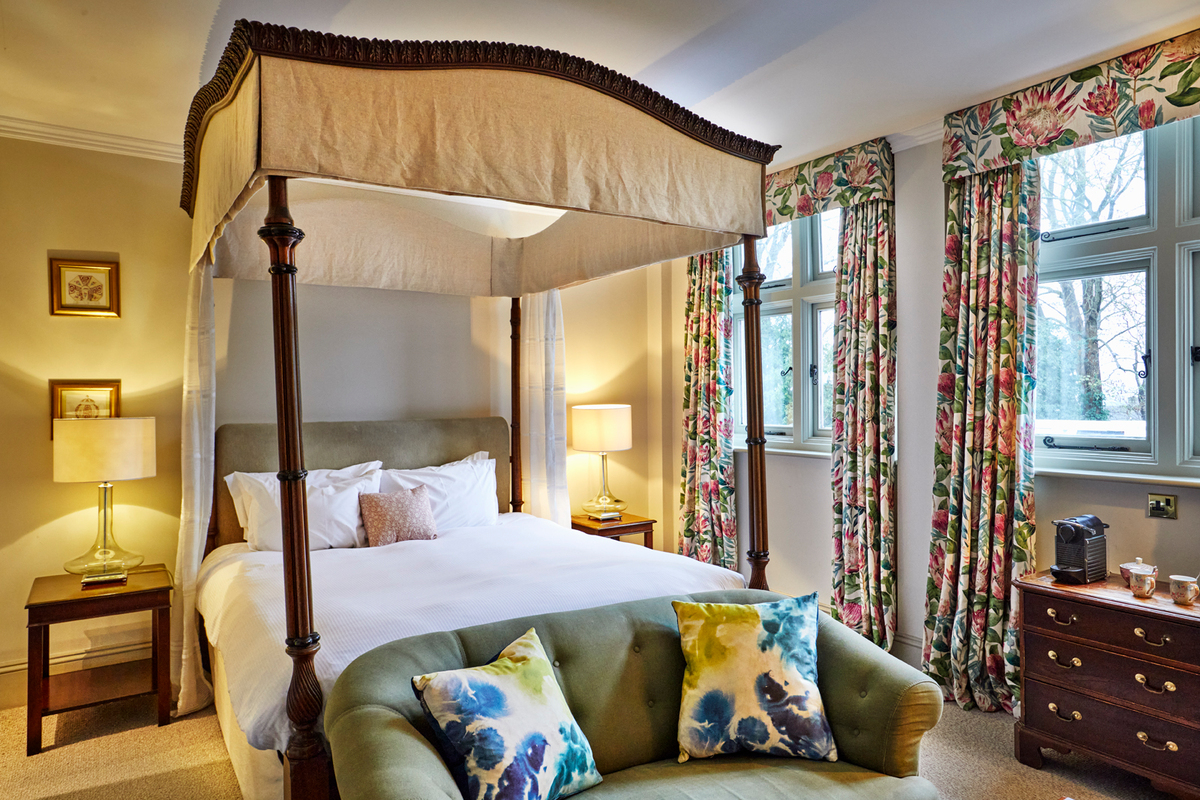 Ockenden Manor   Hugh Feature