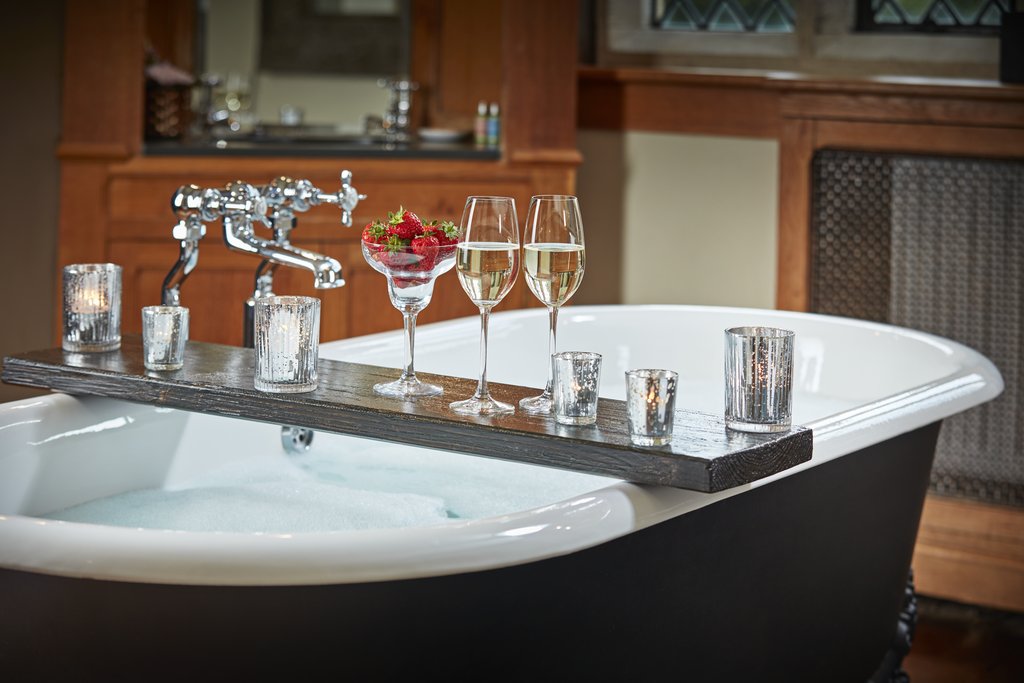 The Tapestry   Romance In The Bath R