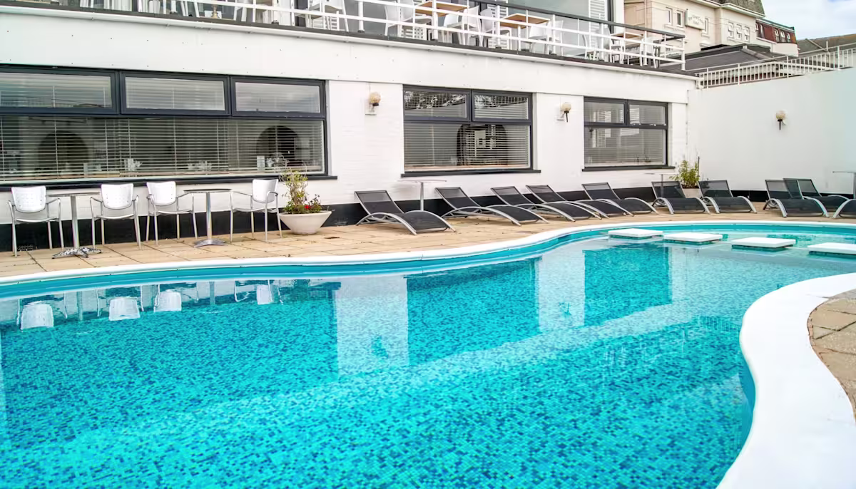 16825924525702 Exterior2