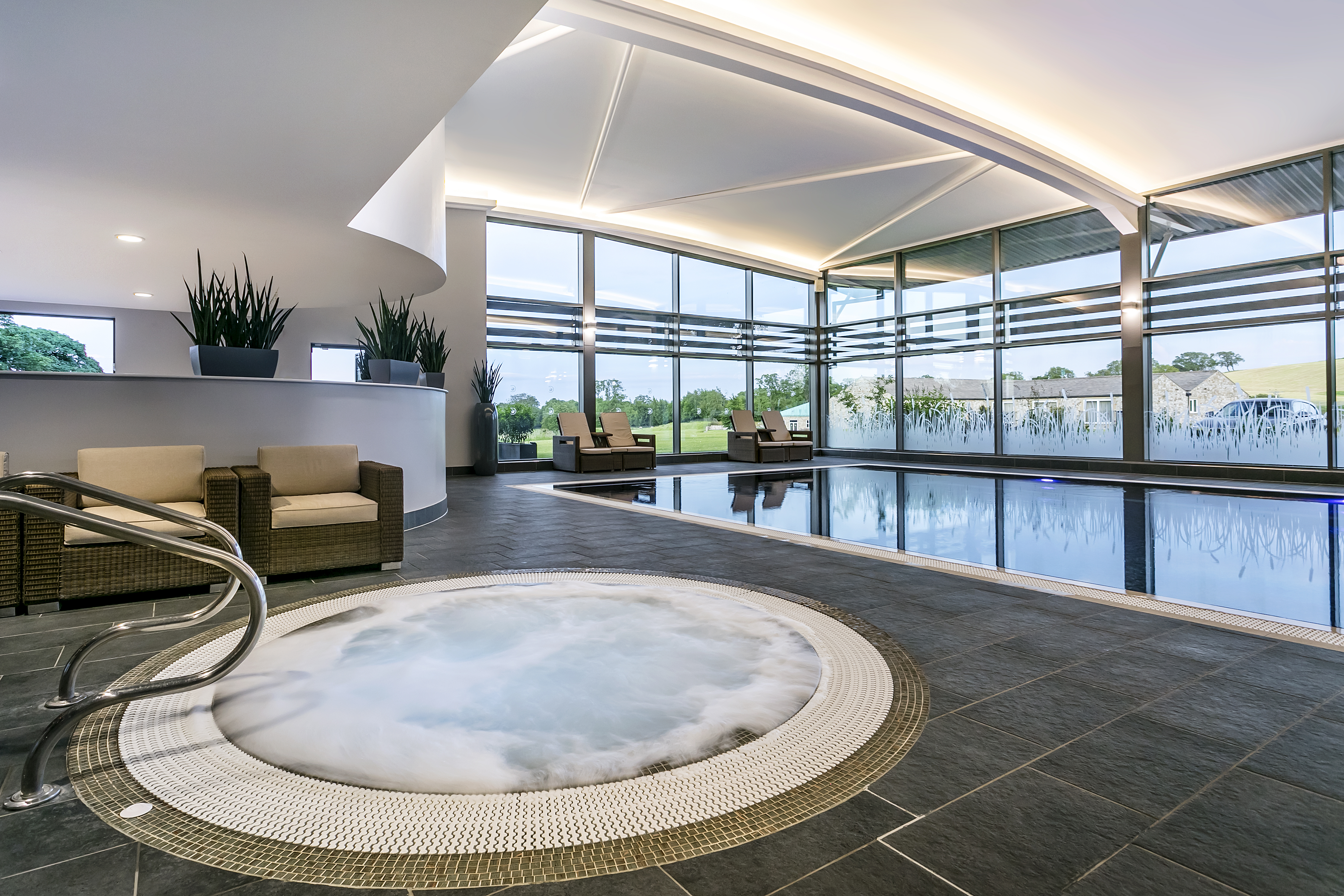 Nàdarra Spa @ The Coniston Hotel   Whirlpool