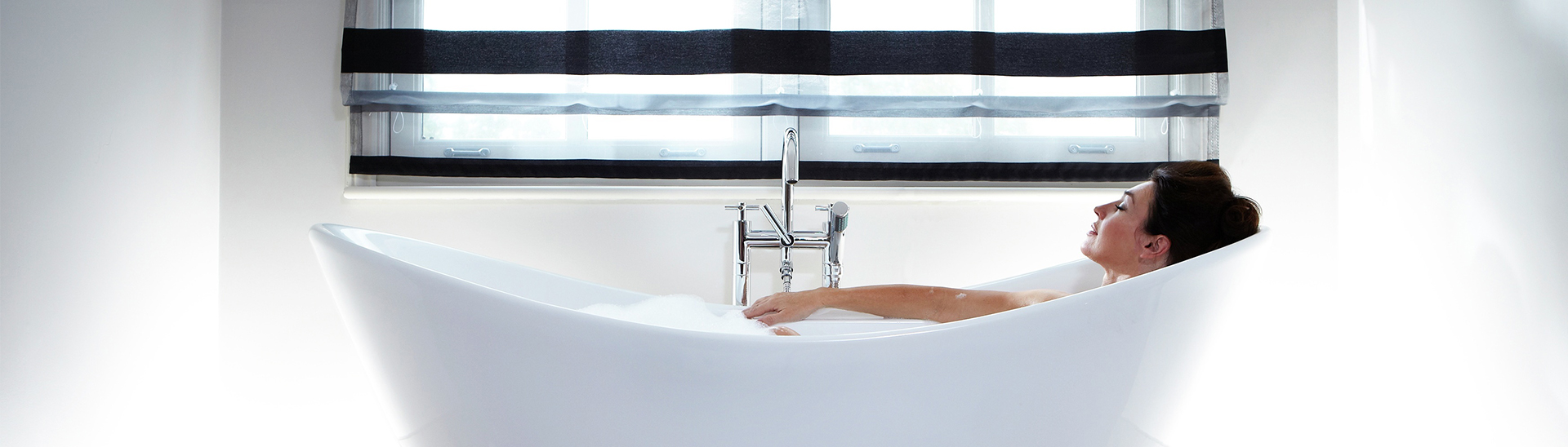 Guide Spa At Night Hero