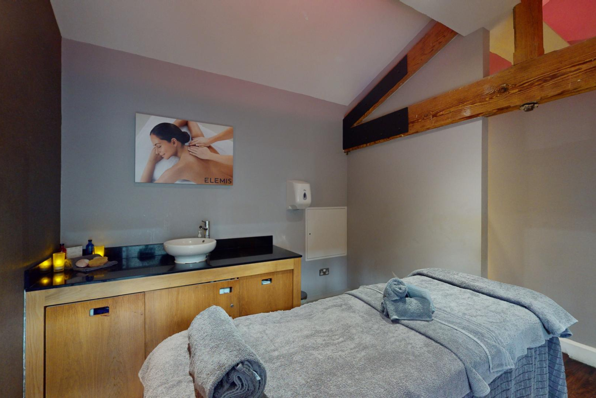 Singletreatmentroom2