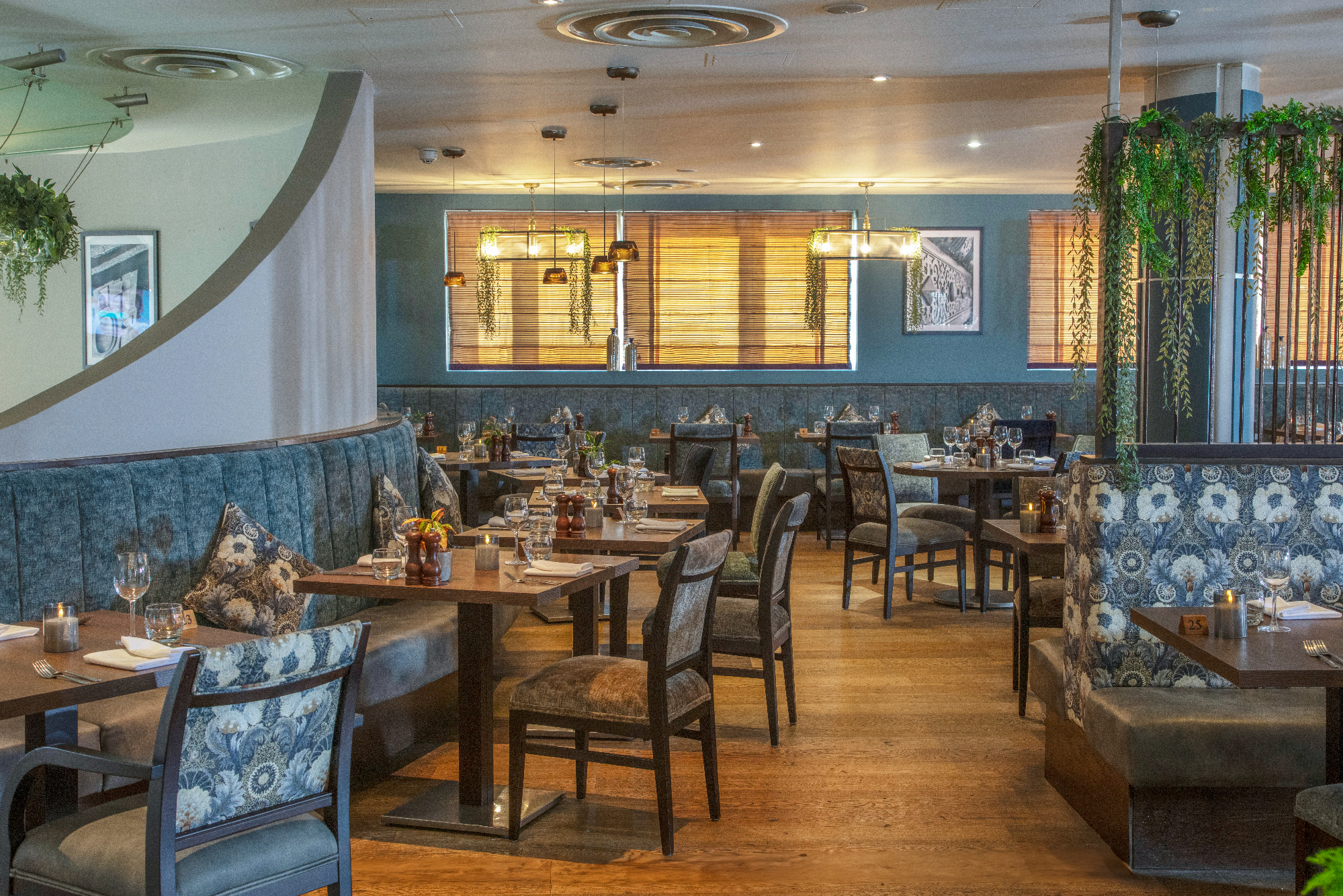 Crewe Hall R ES Taurant Bar 9