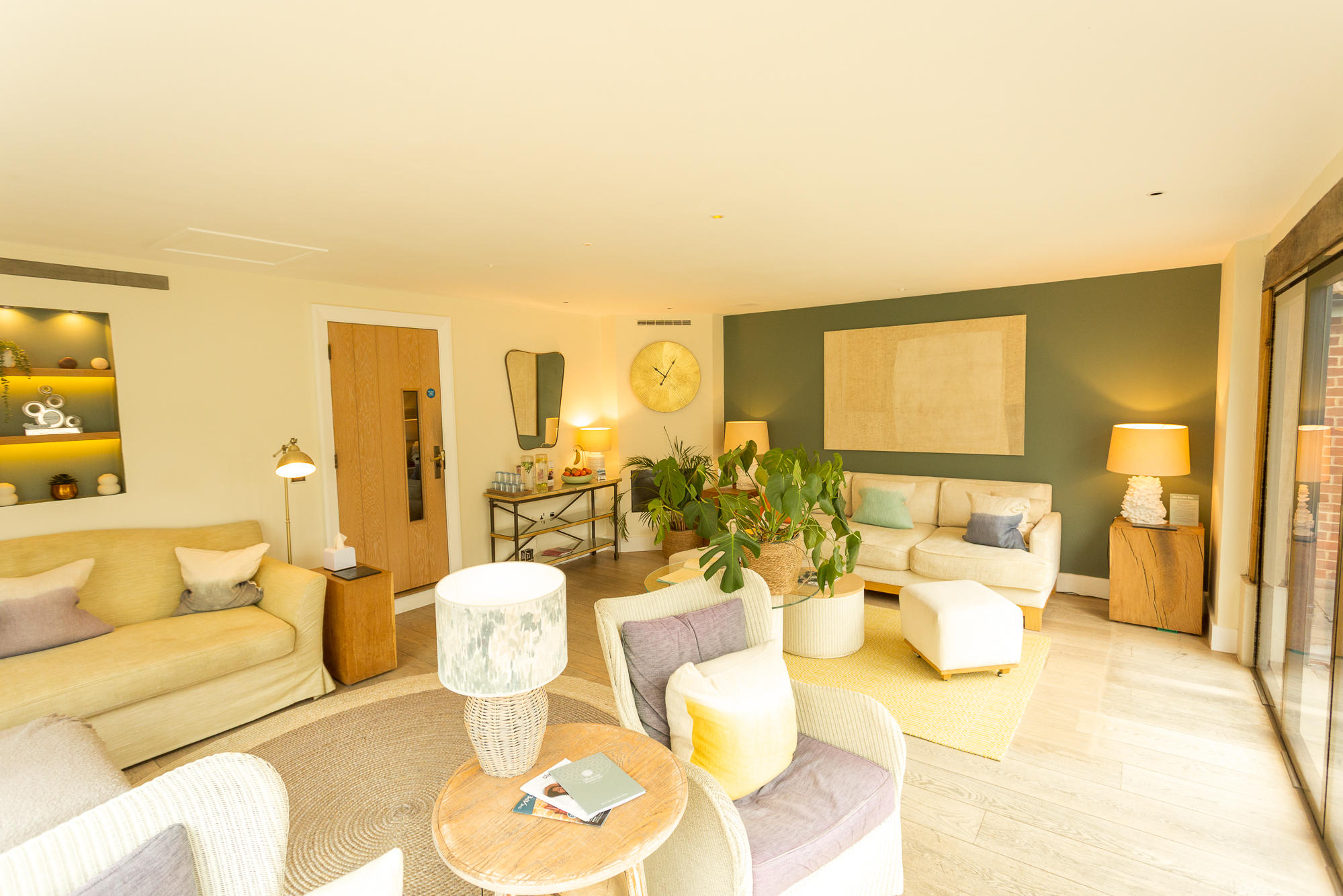 The Swan At Lavenham Hotel And Spa, Suffolk, East Anglia (Slide 2)