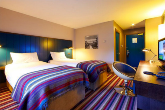 Village Spa Swindon 12