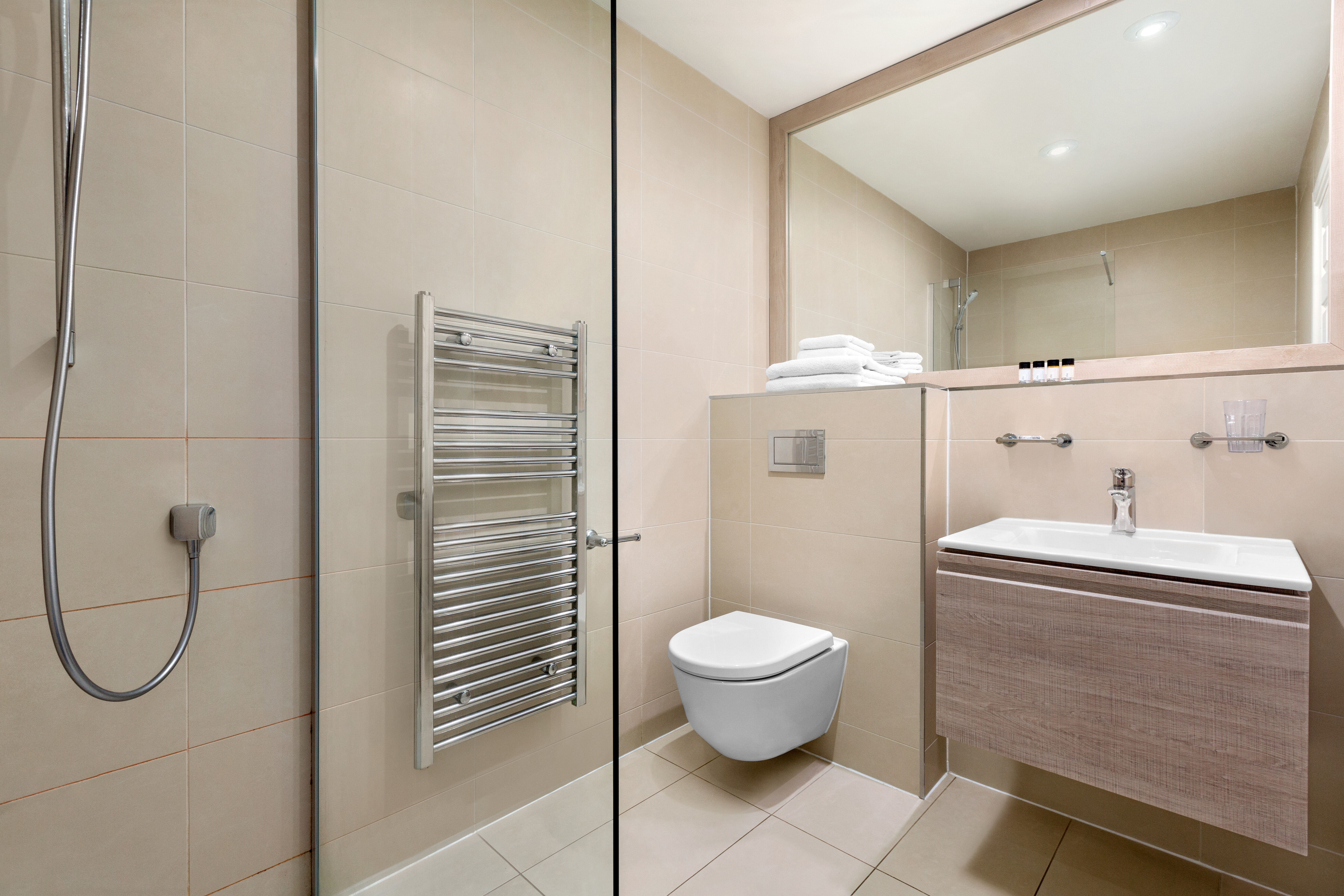 Wyndham Duchally Country Estate   Two Bedroom Lodge (Bathroom)