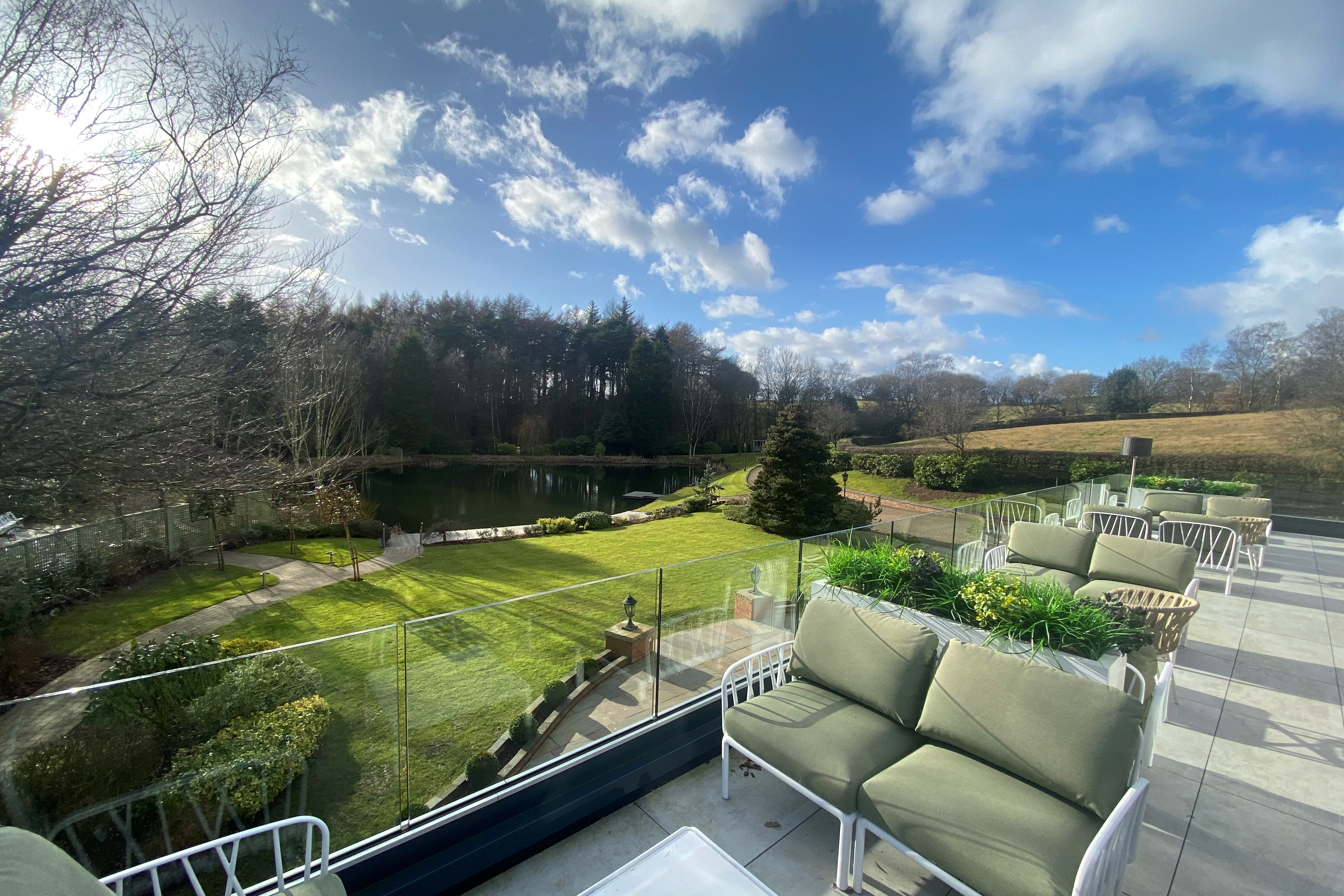 Moddershall Oaks   Oustide Seating