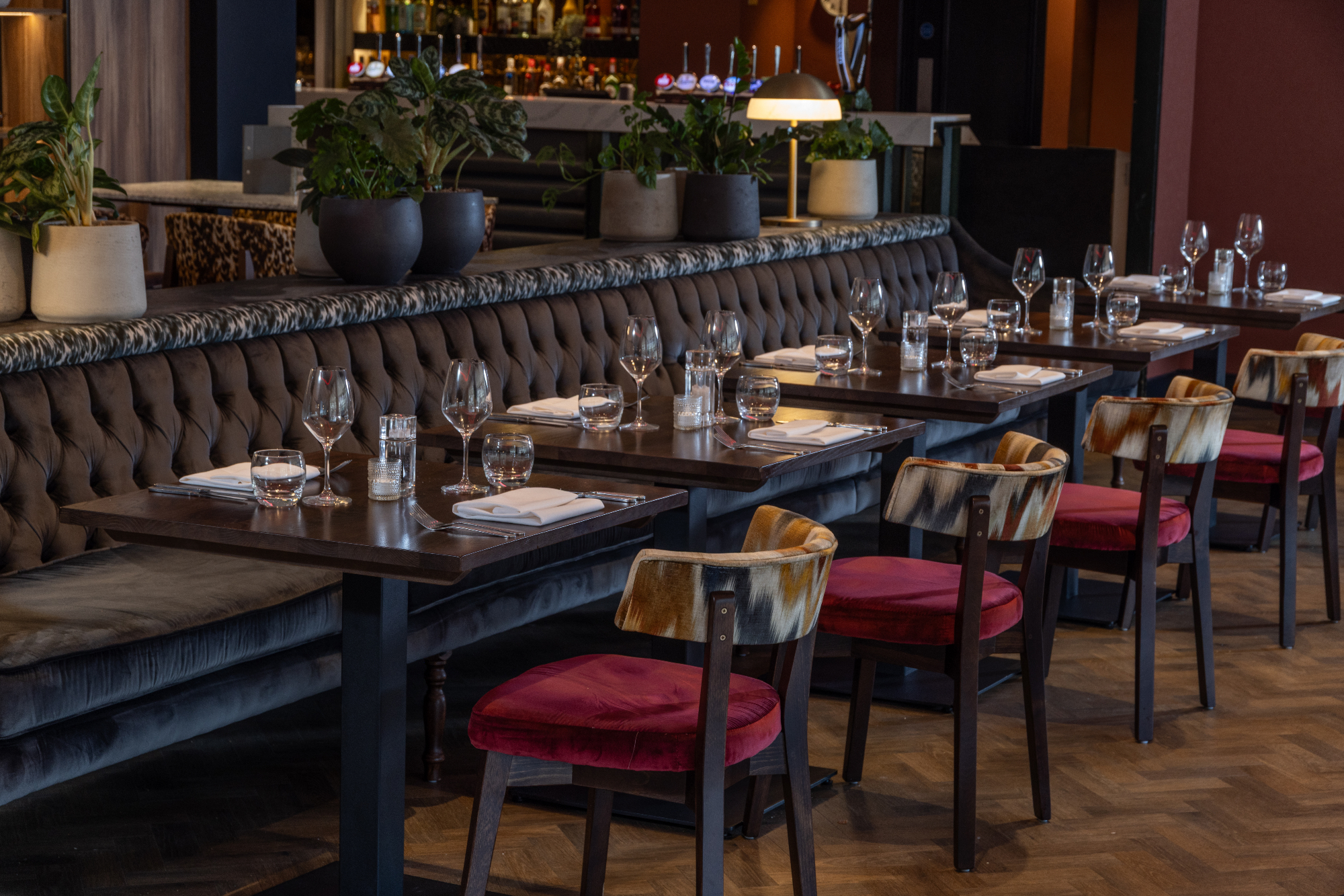 132 Q Hampshire Court  Bar R ES Taurant