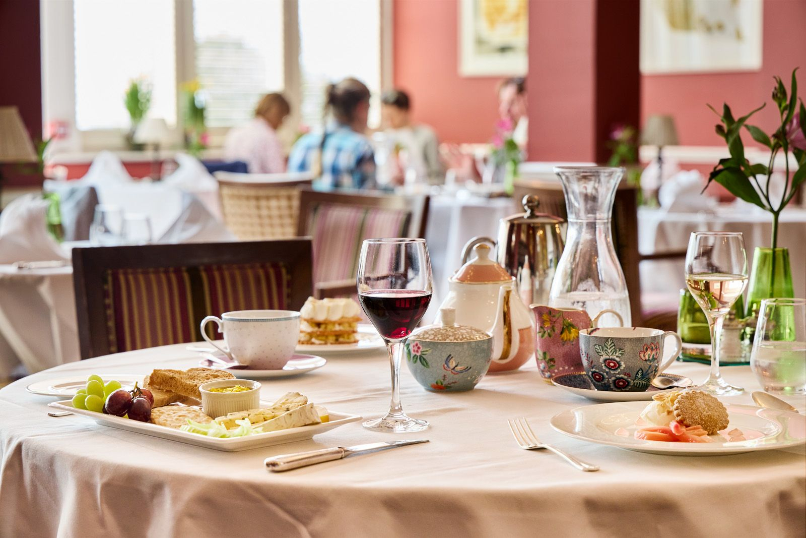 Ockenden Manor   Restaurant2