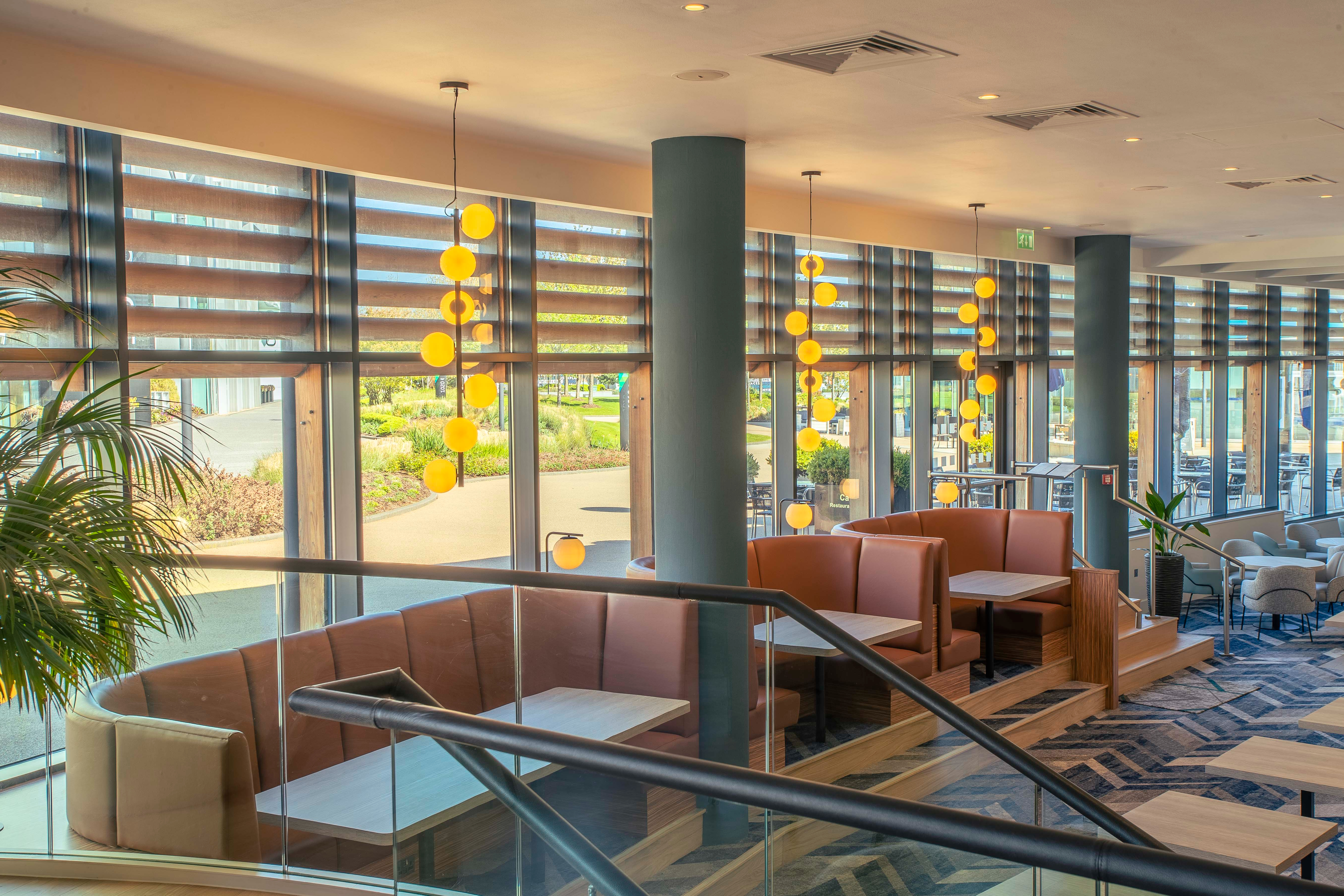 4 Holiday Inn Reading