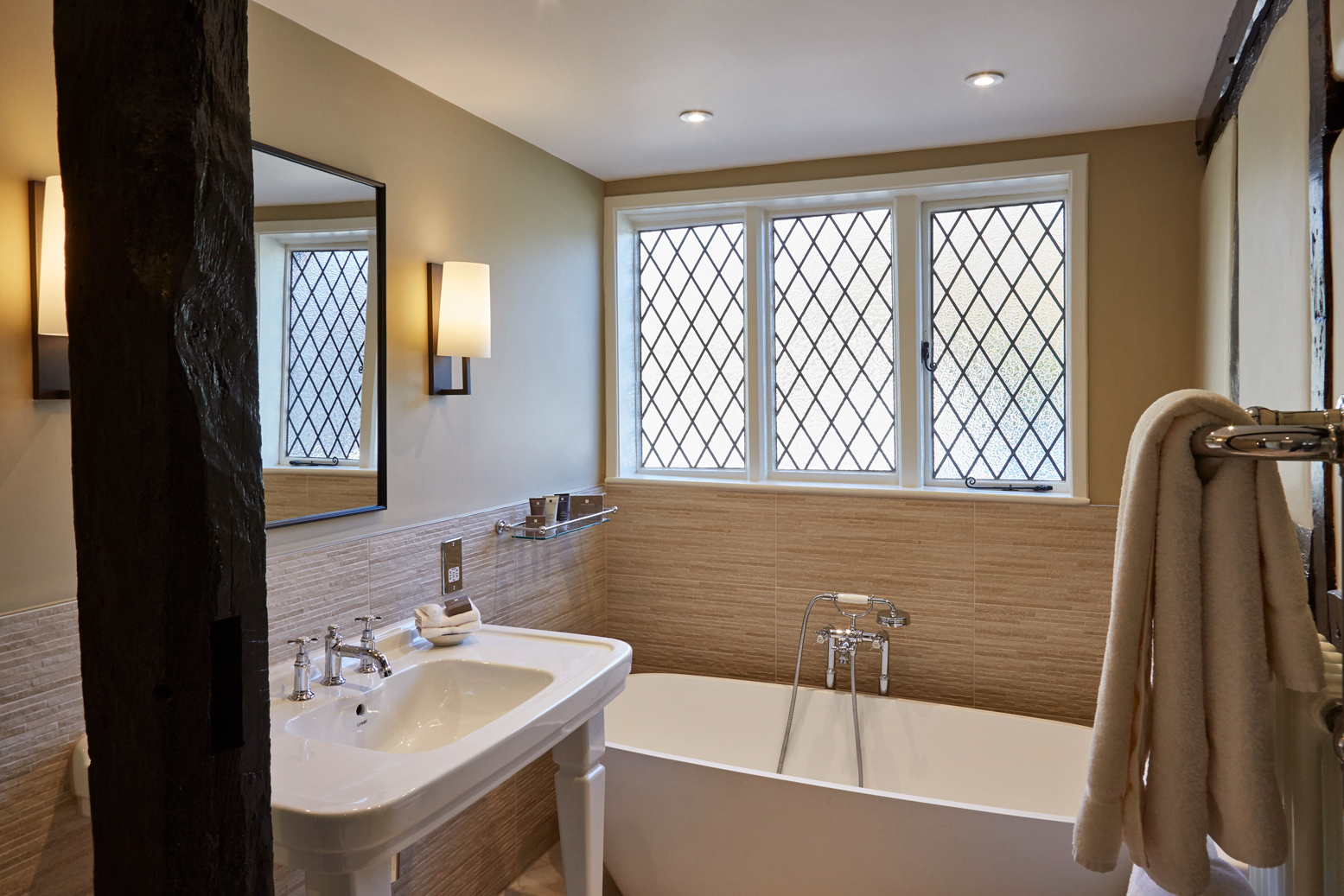 Ockenden Manor   Bathroom