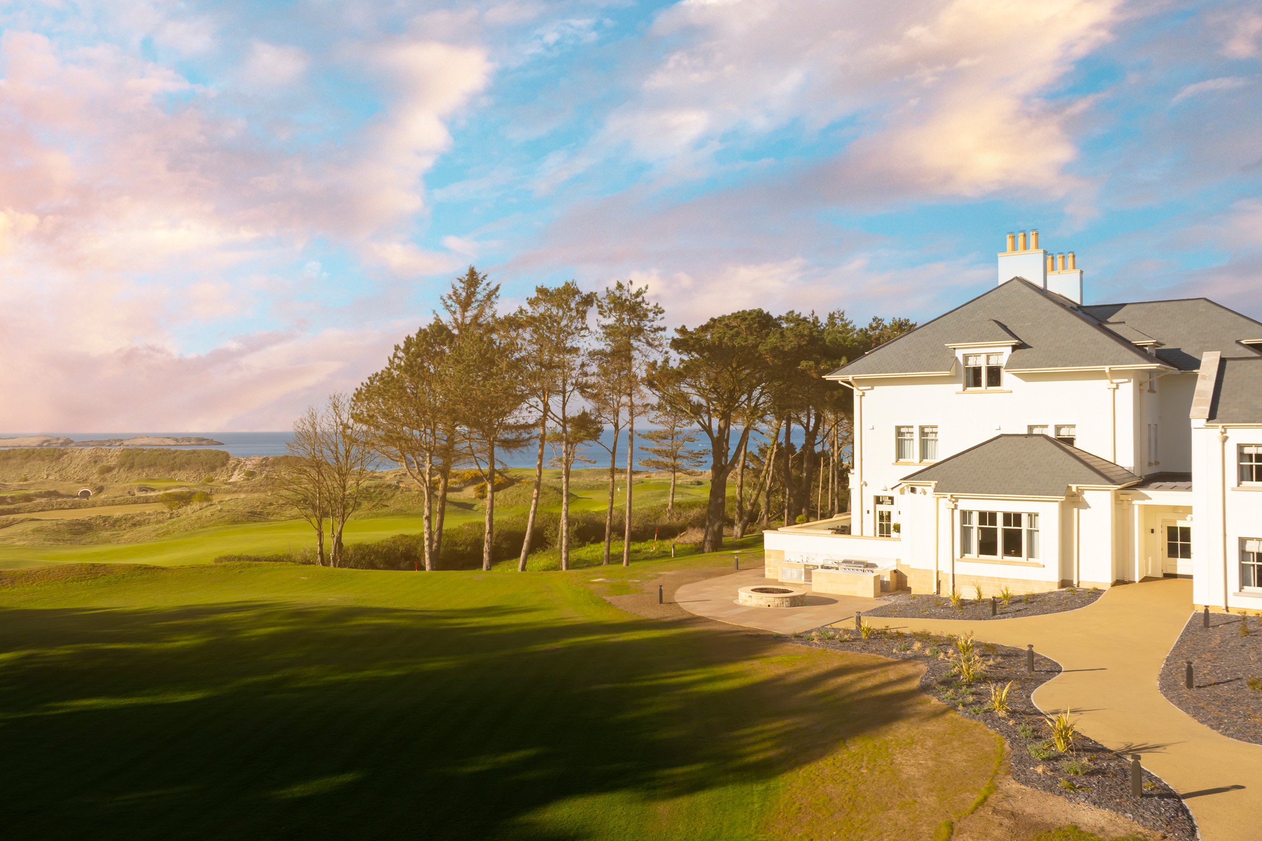 Dunluce Lodge   Exterior 2