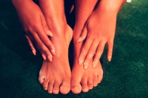 How do you do a spa manicure or pedicure?