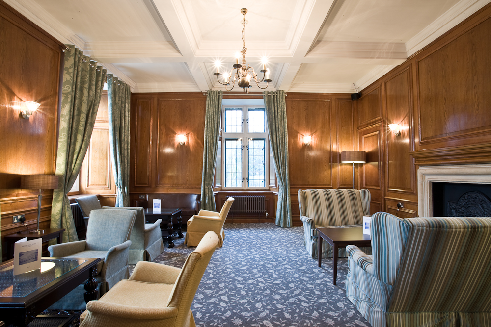 Carnelly Lounge And Bar