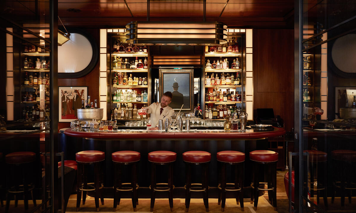 25400 Le Magritte Bar Terrace With Barman Landscape Low Res