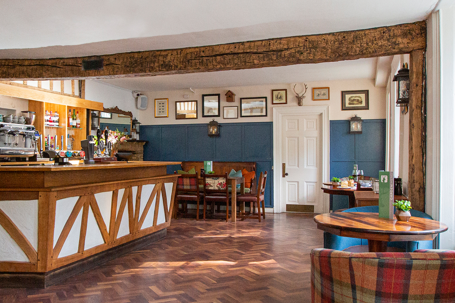 Stratton House   Bar