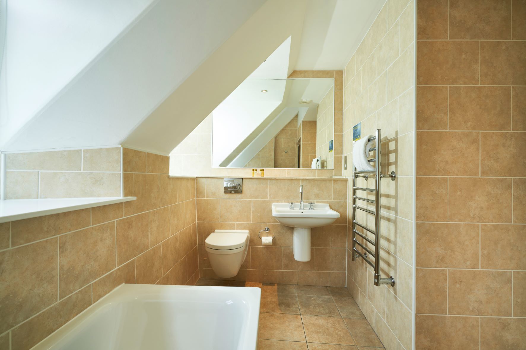 Crieff Hydro Hotel   Guest Bathroom 1