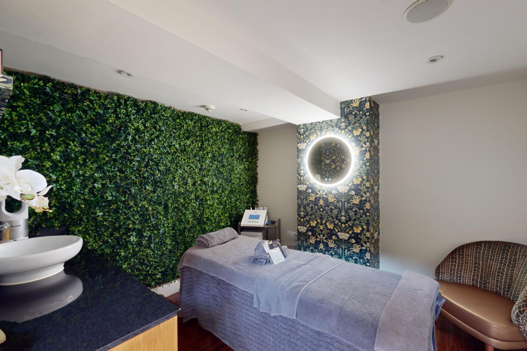 Singletreatmentroom3