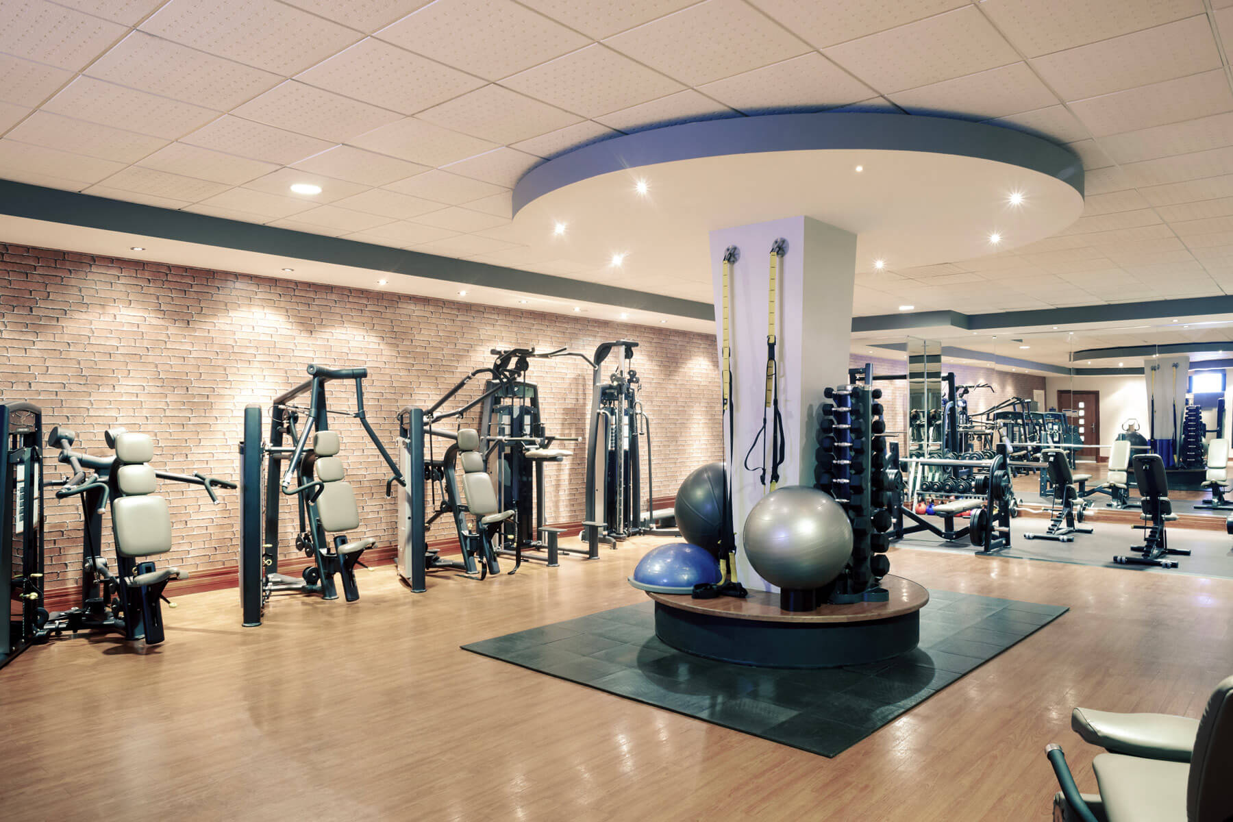 Mercure Holland House Hotel & Spa Cardiff 10