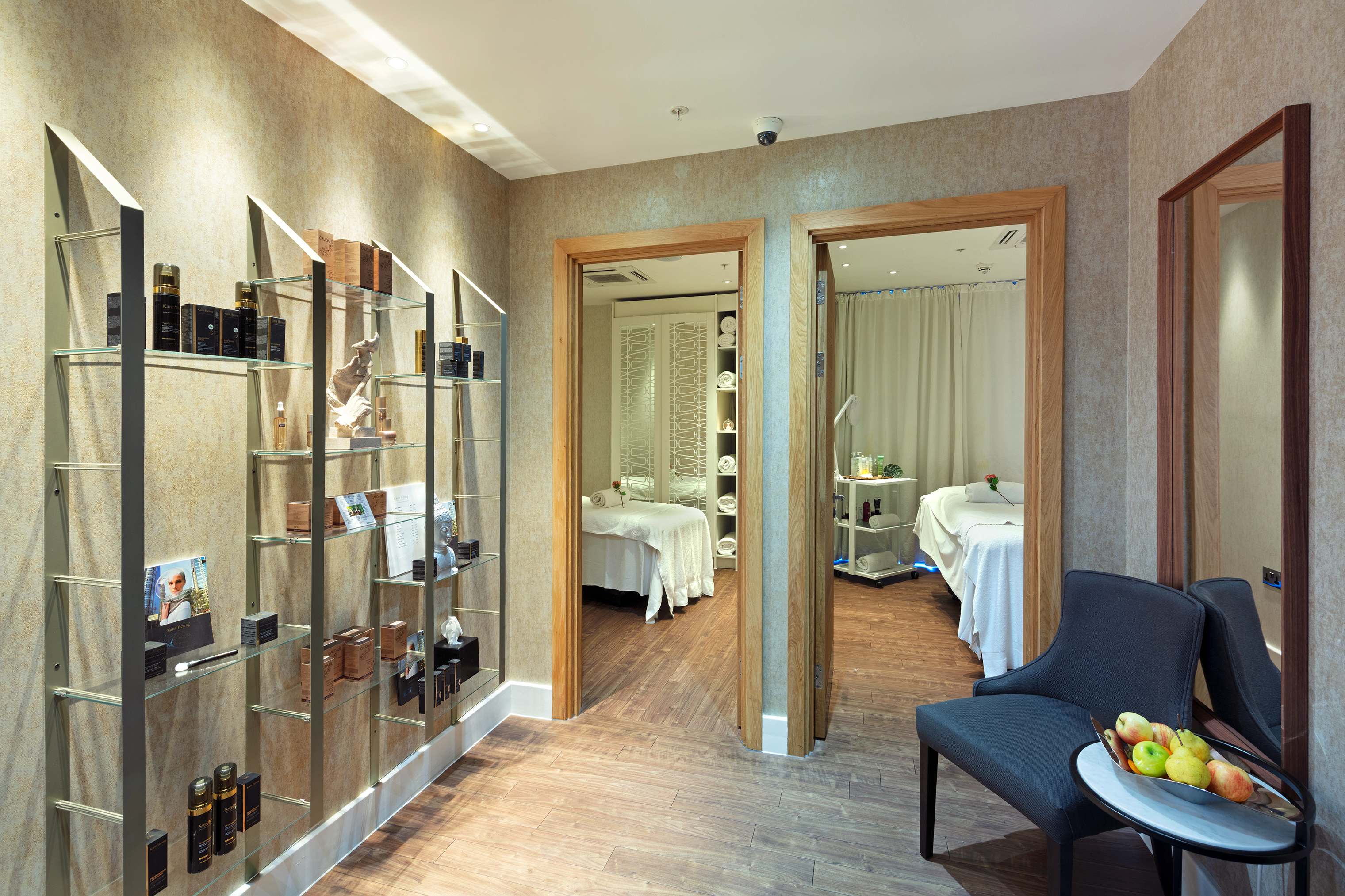 4 Tower Suites Hotel By Blue Orchid