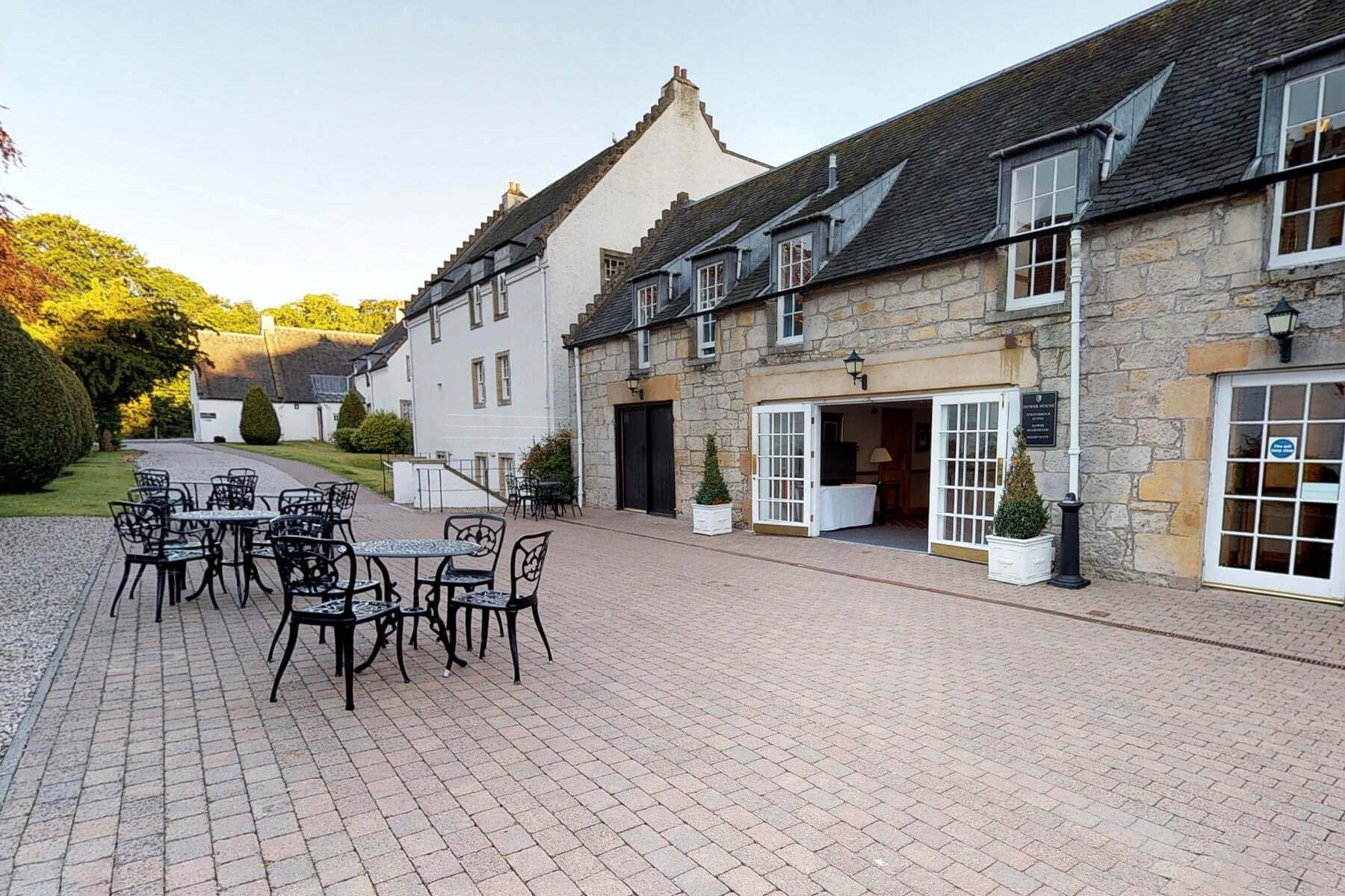 Macdonald Houstoun House 10