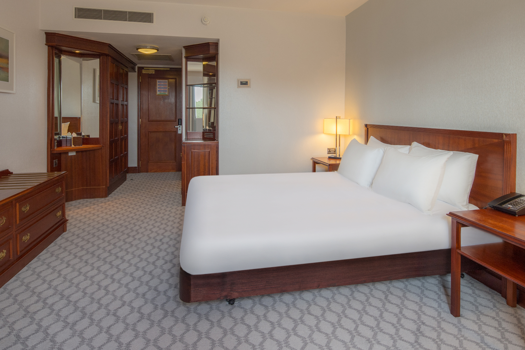 Hilton East Midlands Airport   Double Room