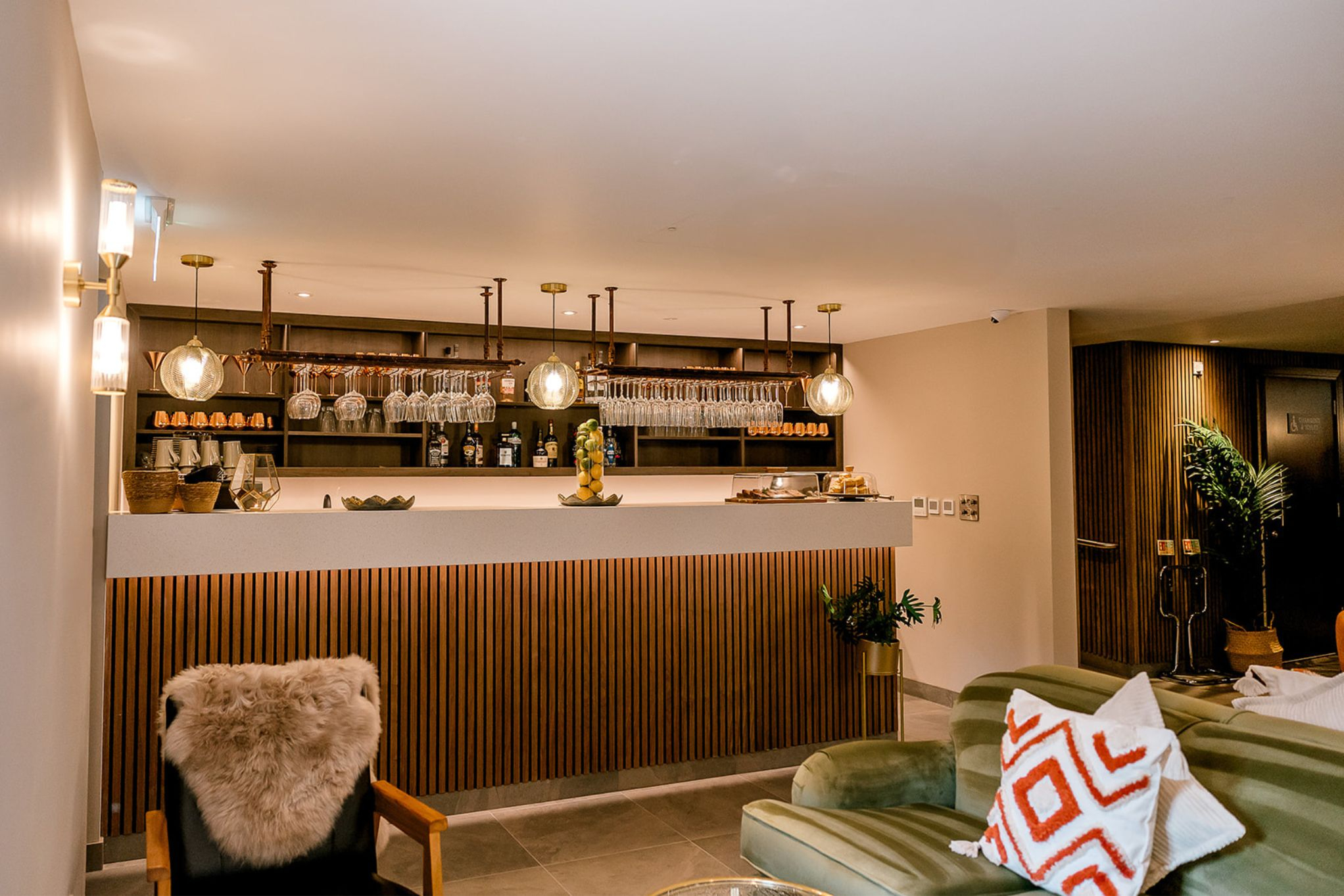 Norfolk Mead Hotel   Bar 2