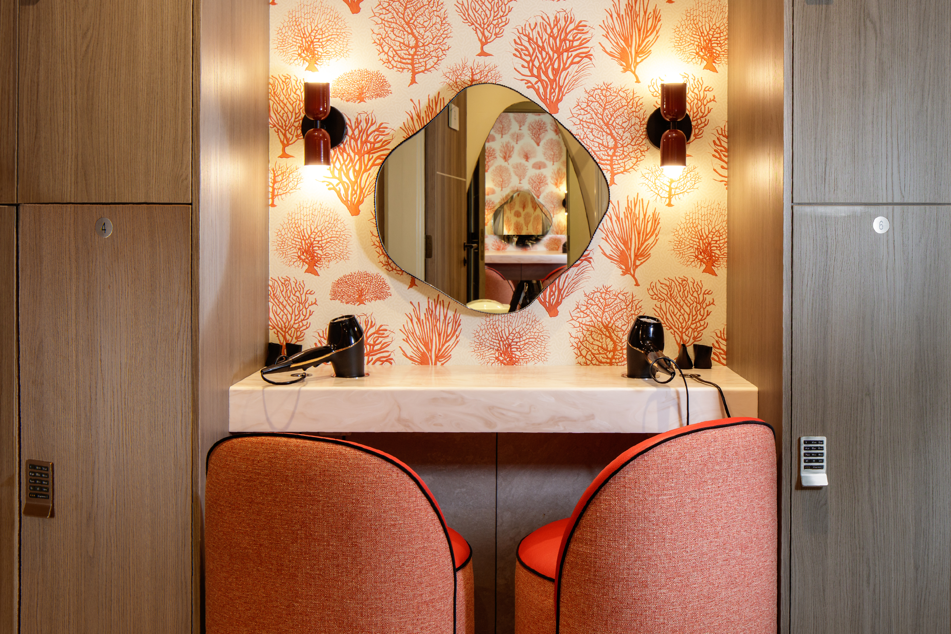 Relais   Changing Room