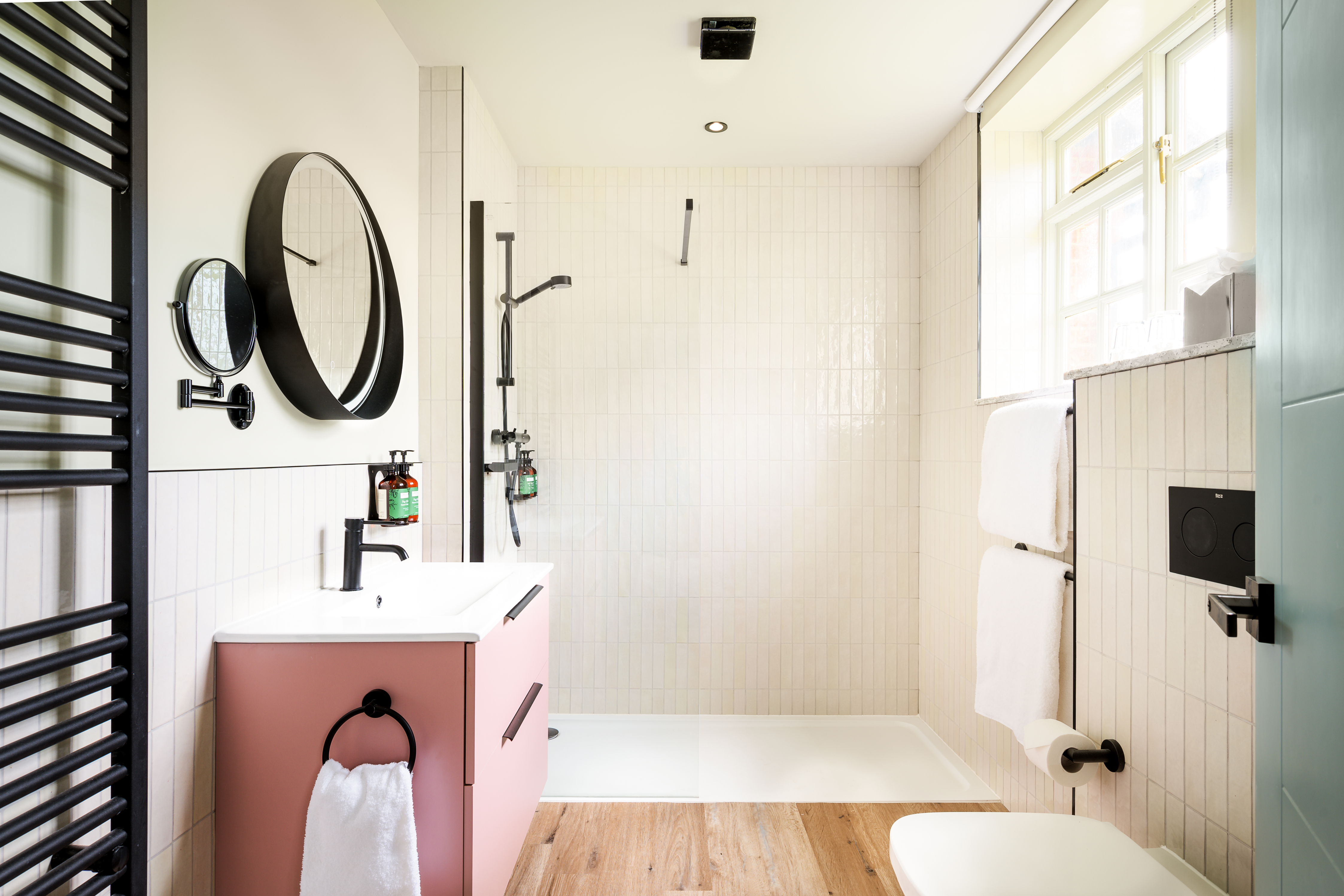 Lythe Hill   Bathroom