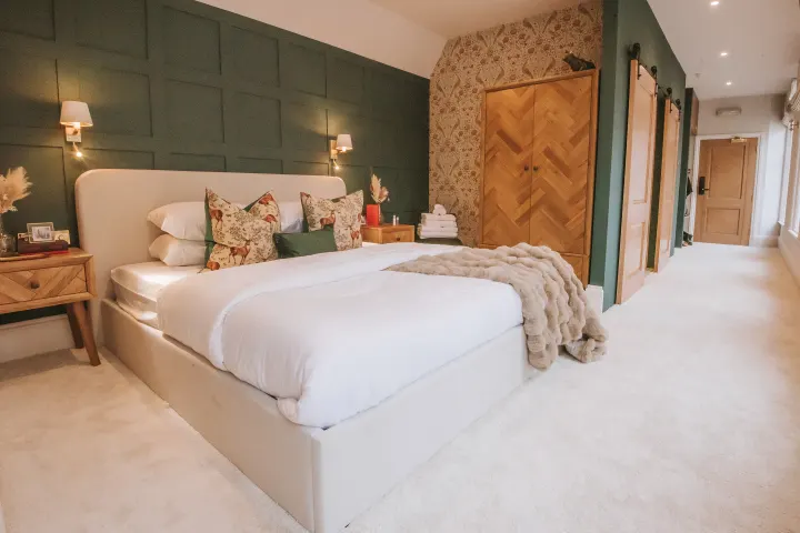 Cecily   Bedroom