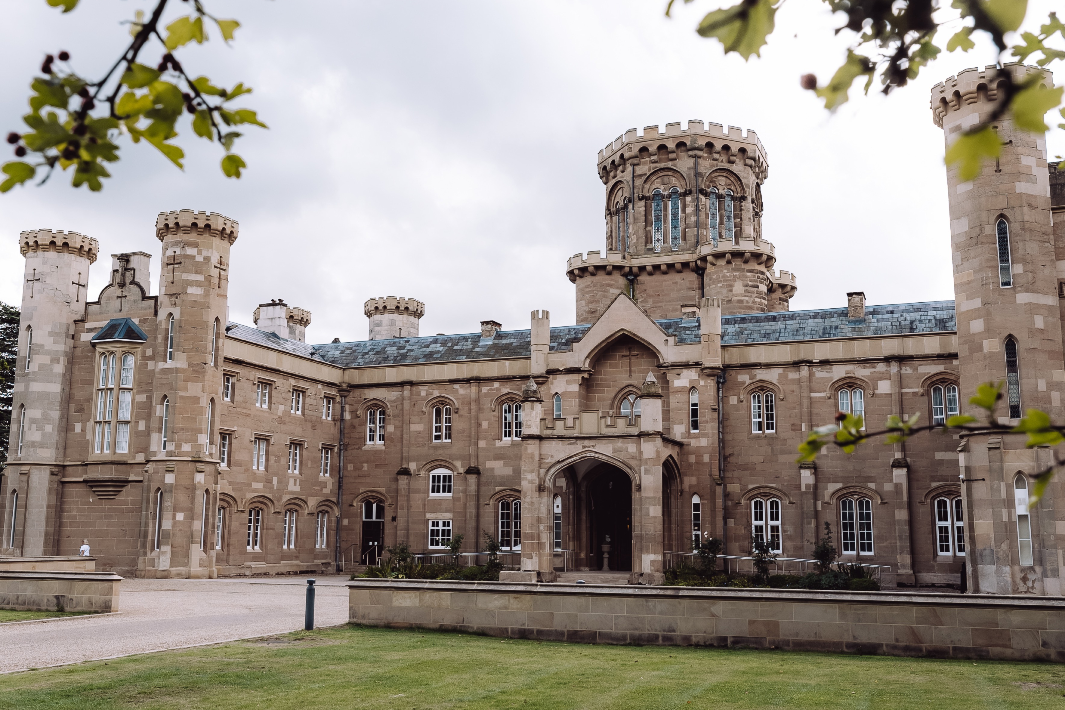 Tufley Castle   Building