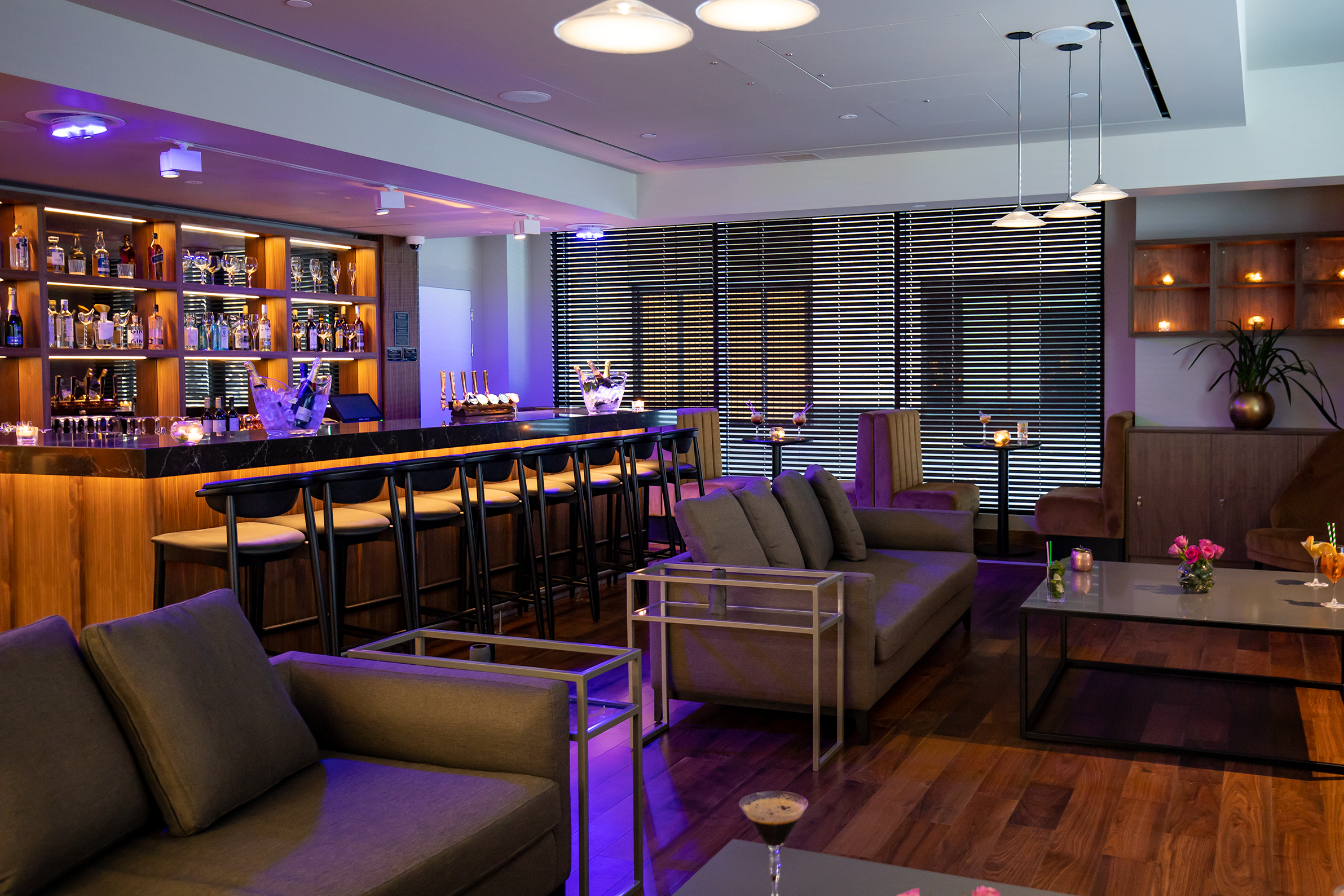 Tower Suites Hotel   Bar