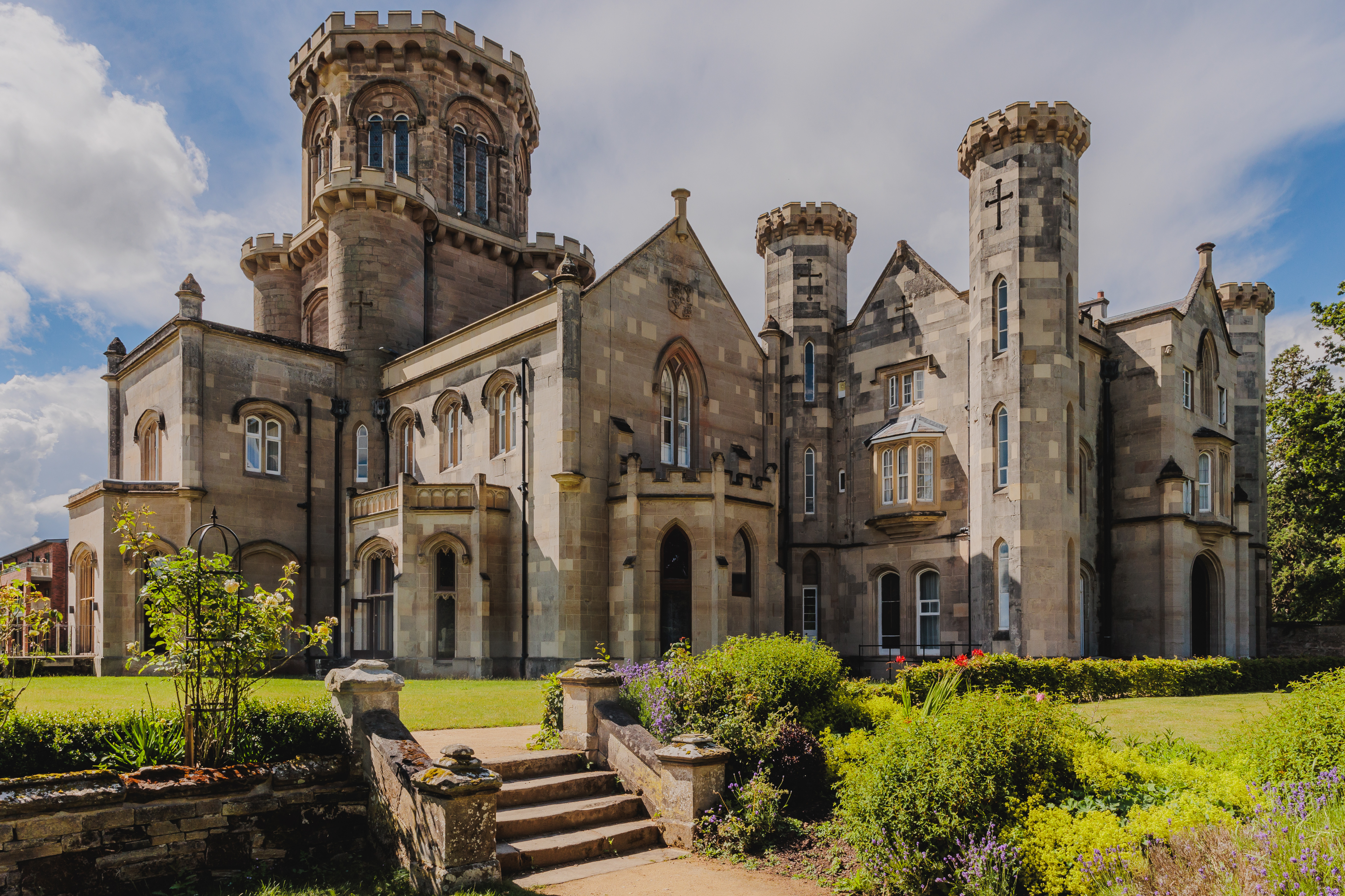 Studley Castle Hotel