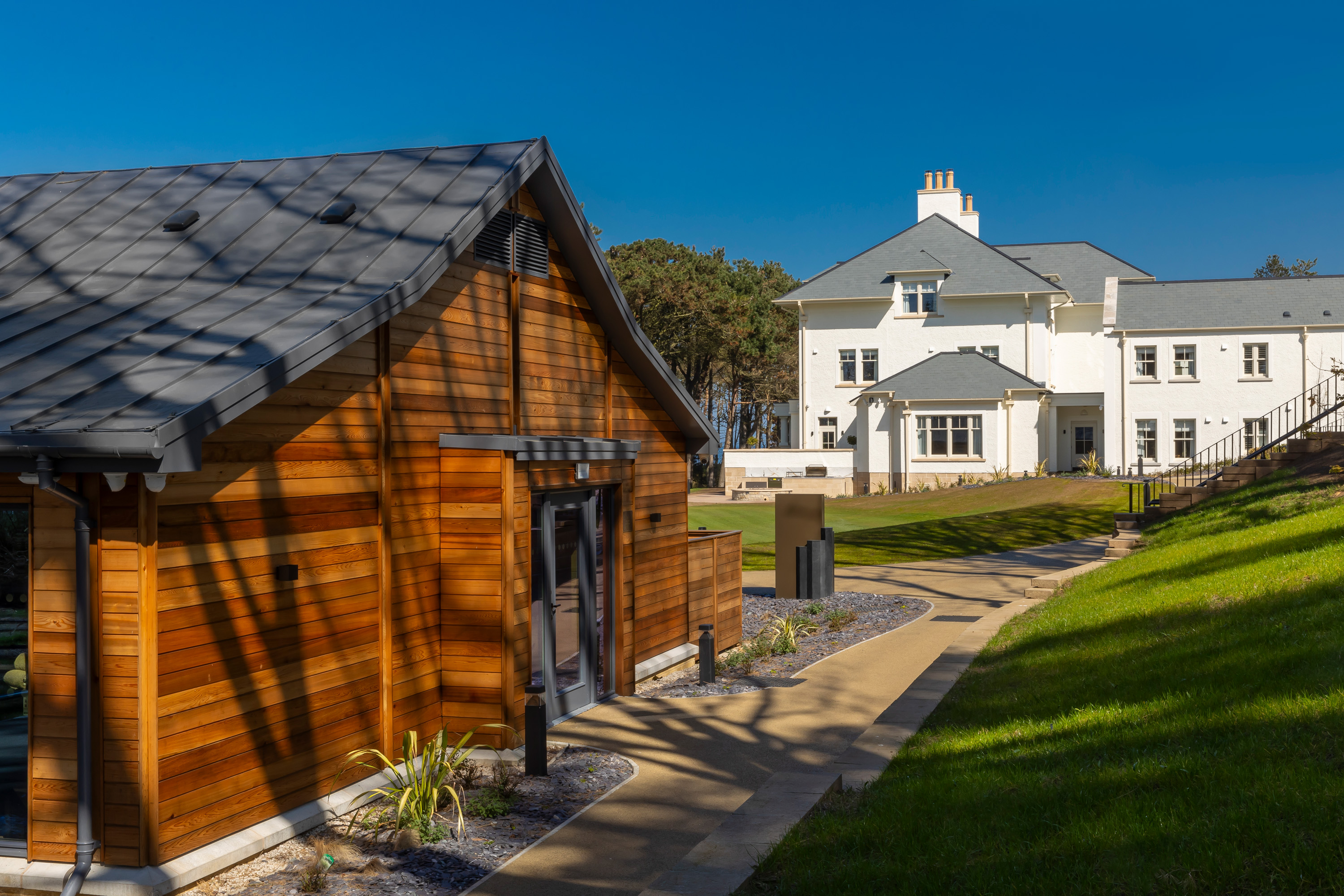 Dunluce Lodge   Spa Exterior