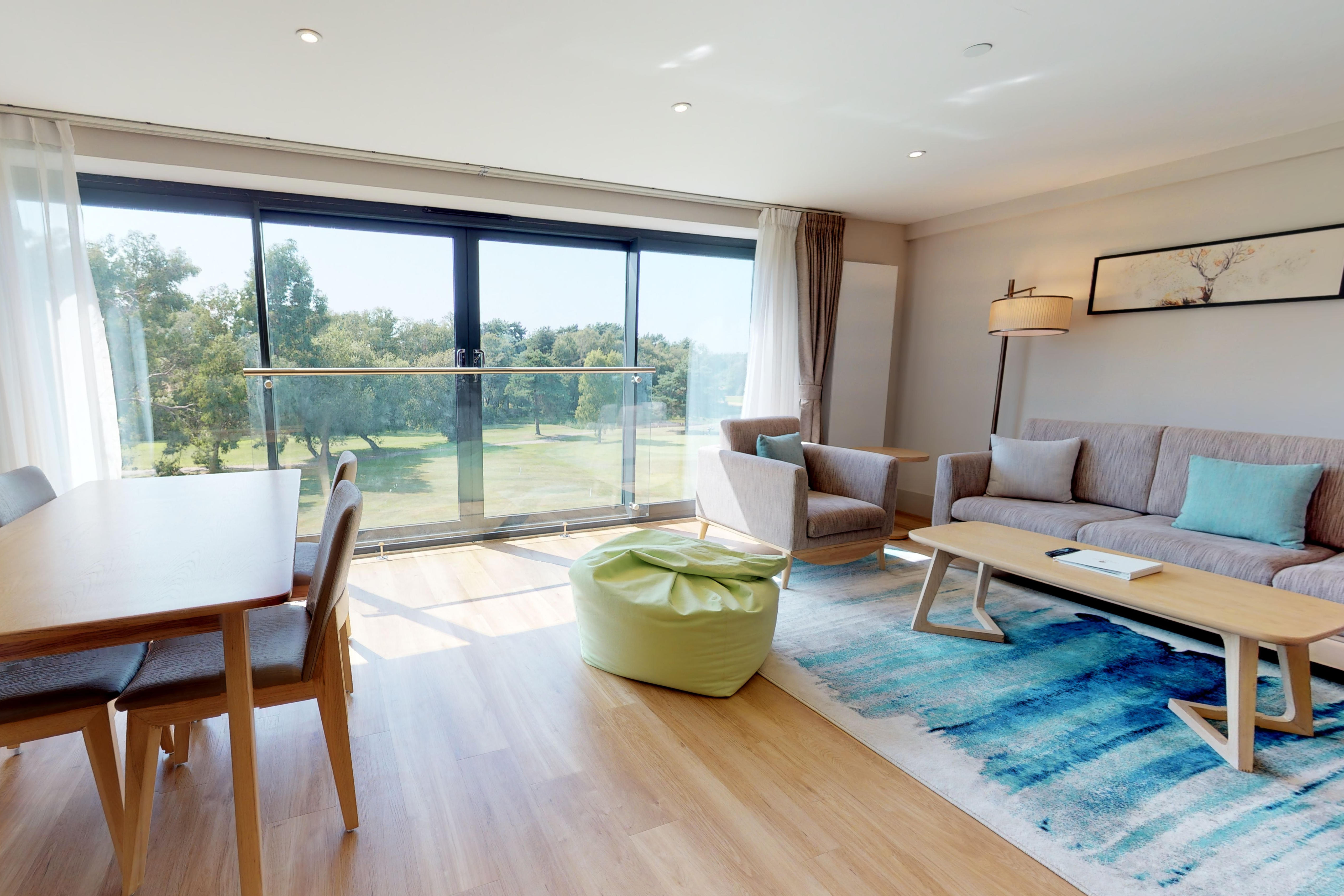 Old Thorns   Apartment 1