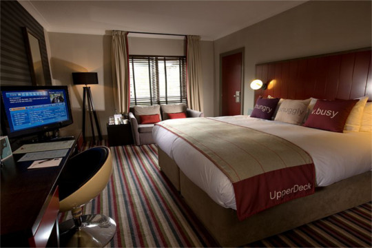 Village Spa Swindon 13