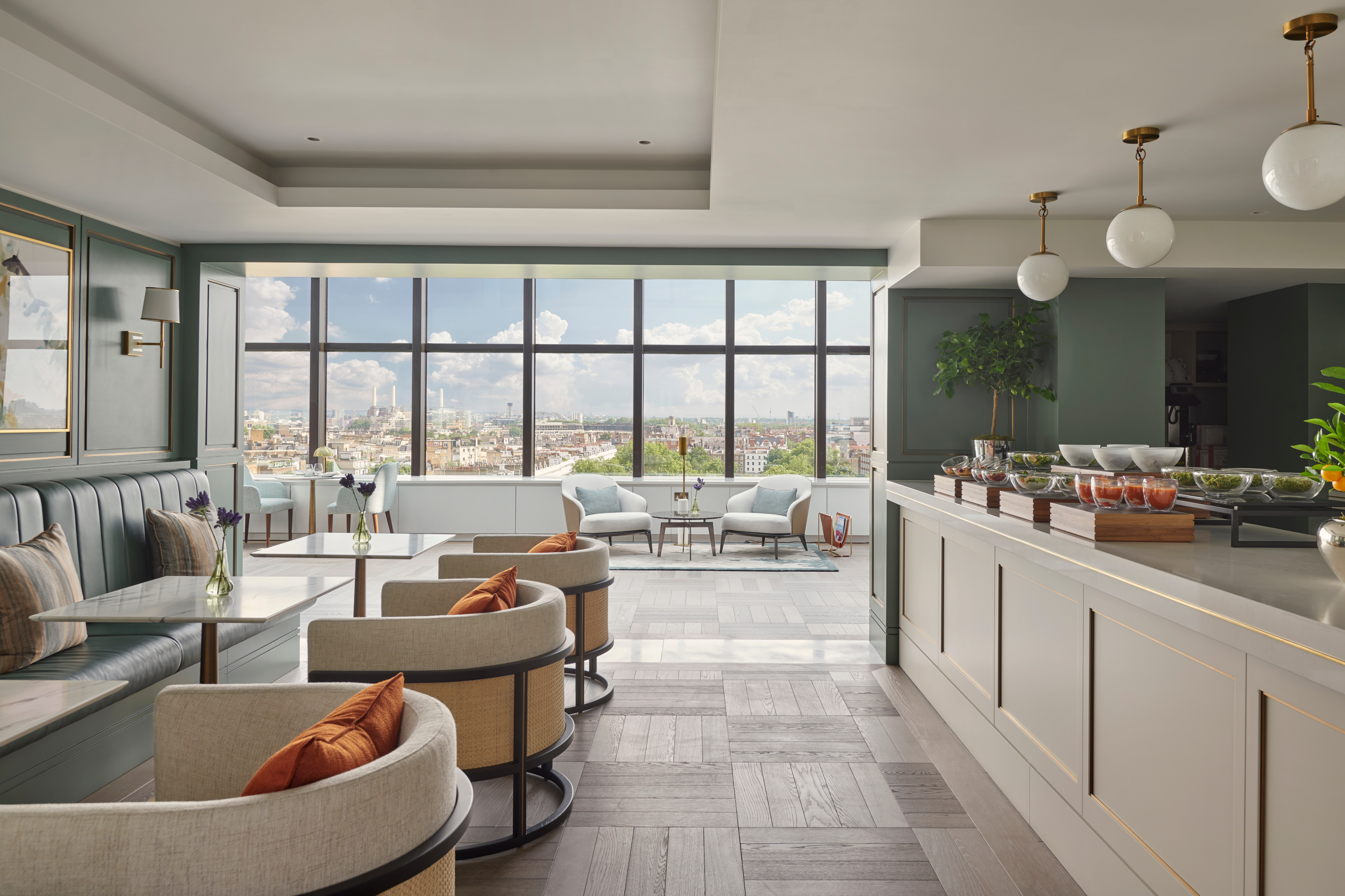 Jumeirah Carlton Towers   Members Lounge 3