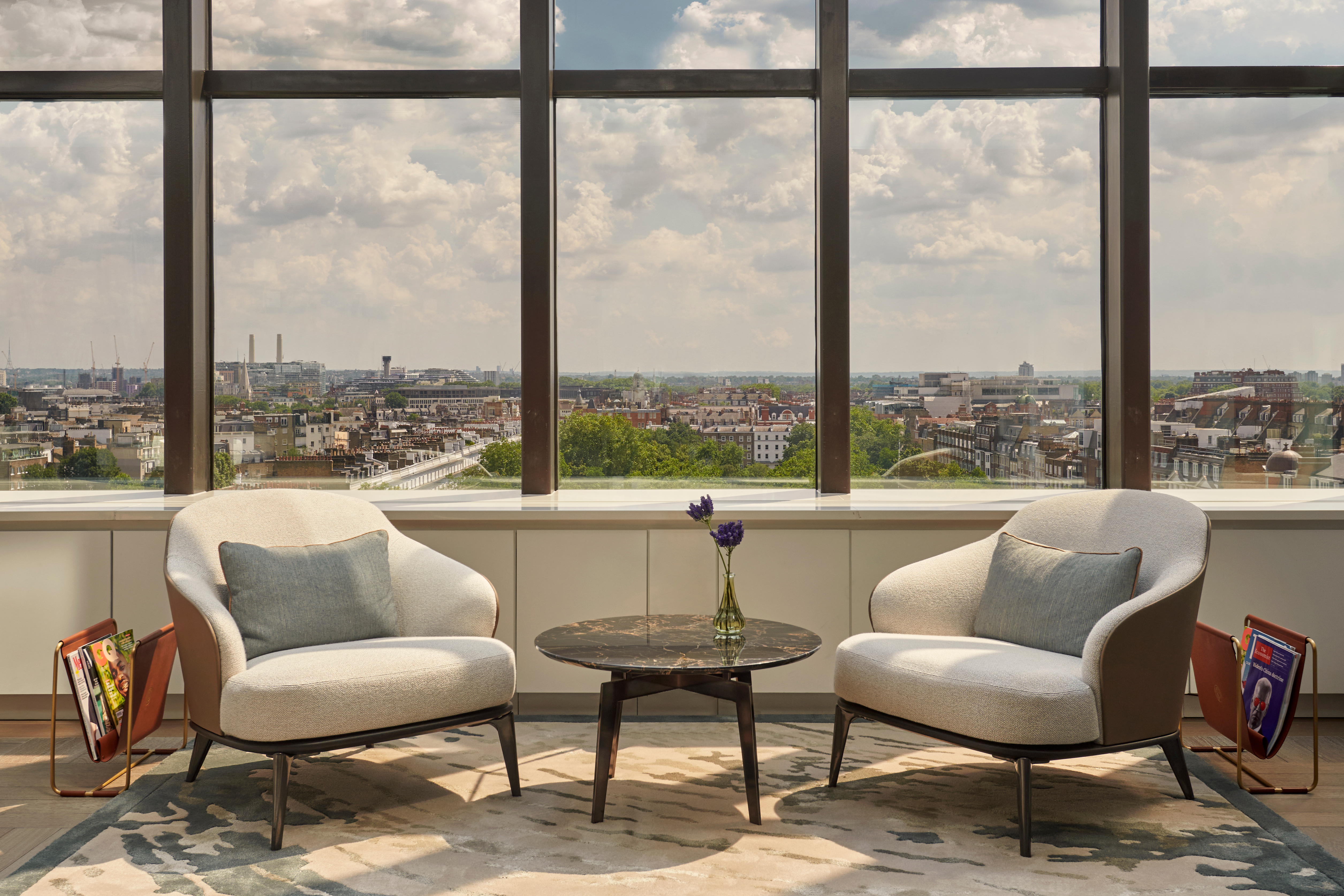 Jumeirah Carlton Towers   Members Lounge 5