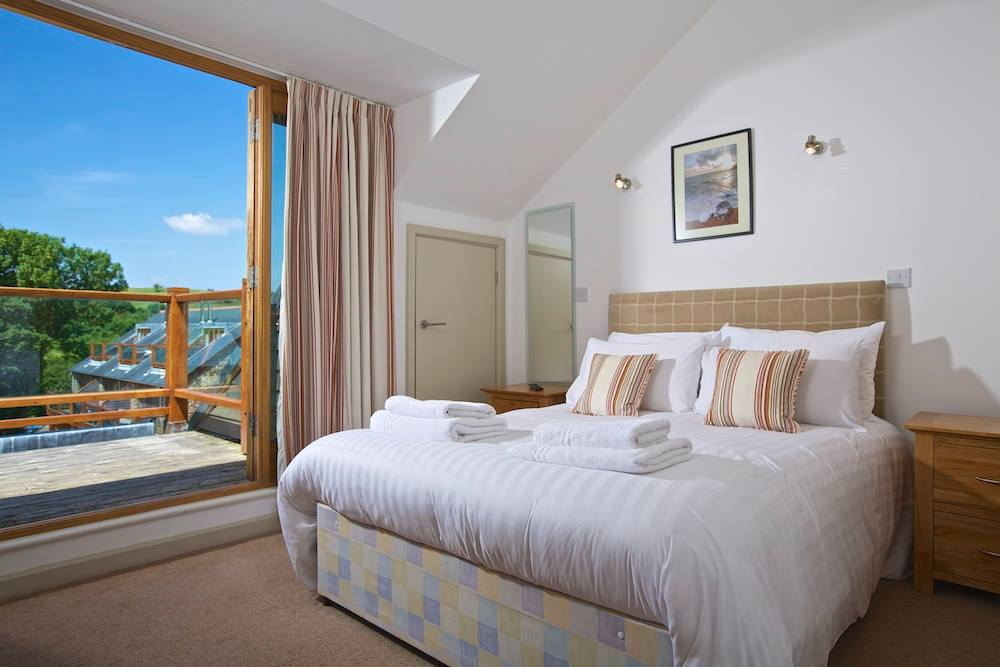 Best Western Dartmouth   Bedroom