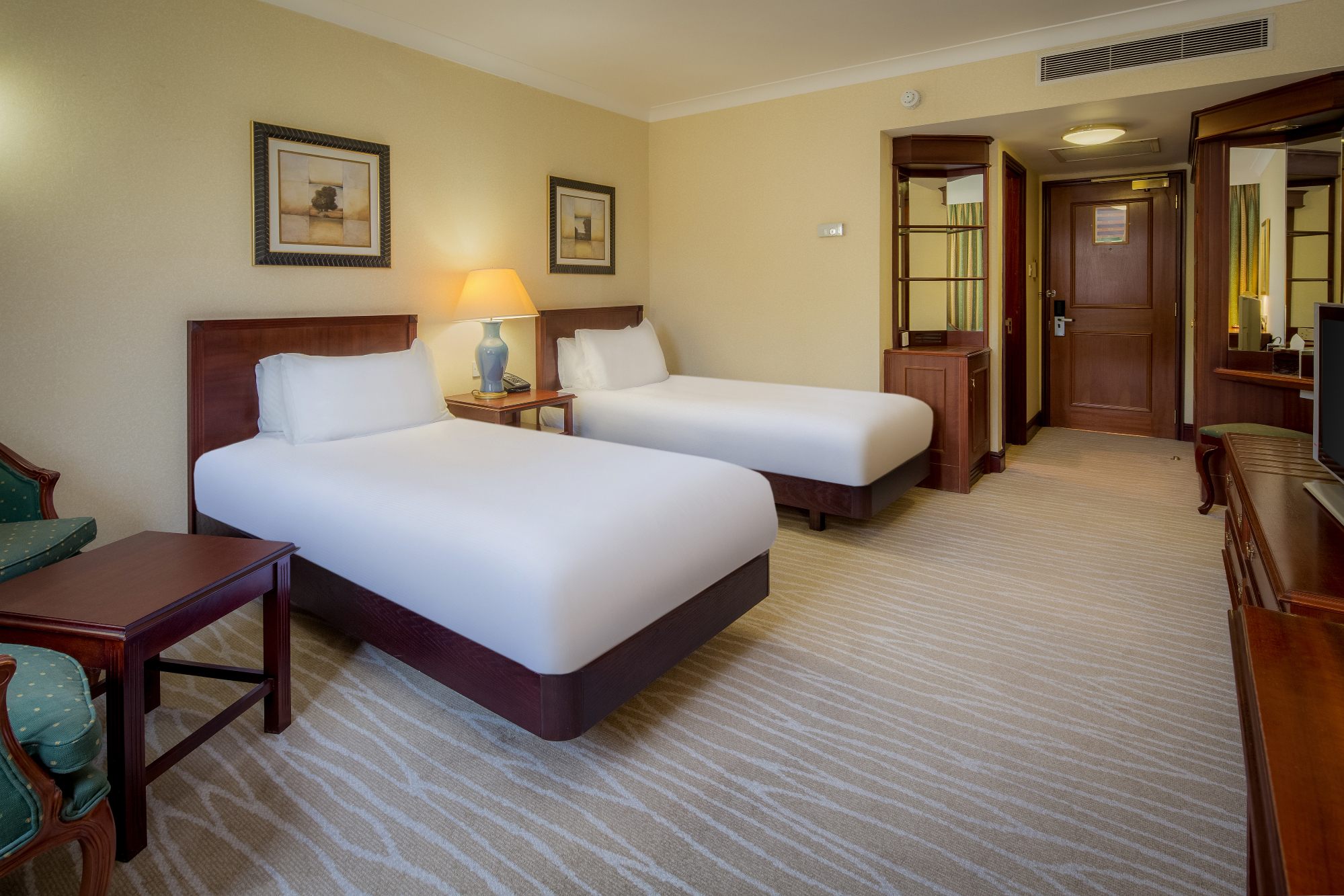 East Midlands Airport   Twin Room