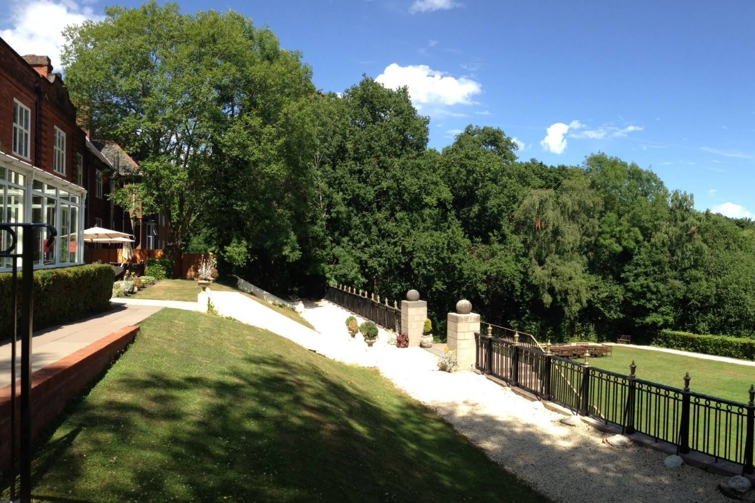 The Southcrest Manor Hotel 12