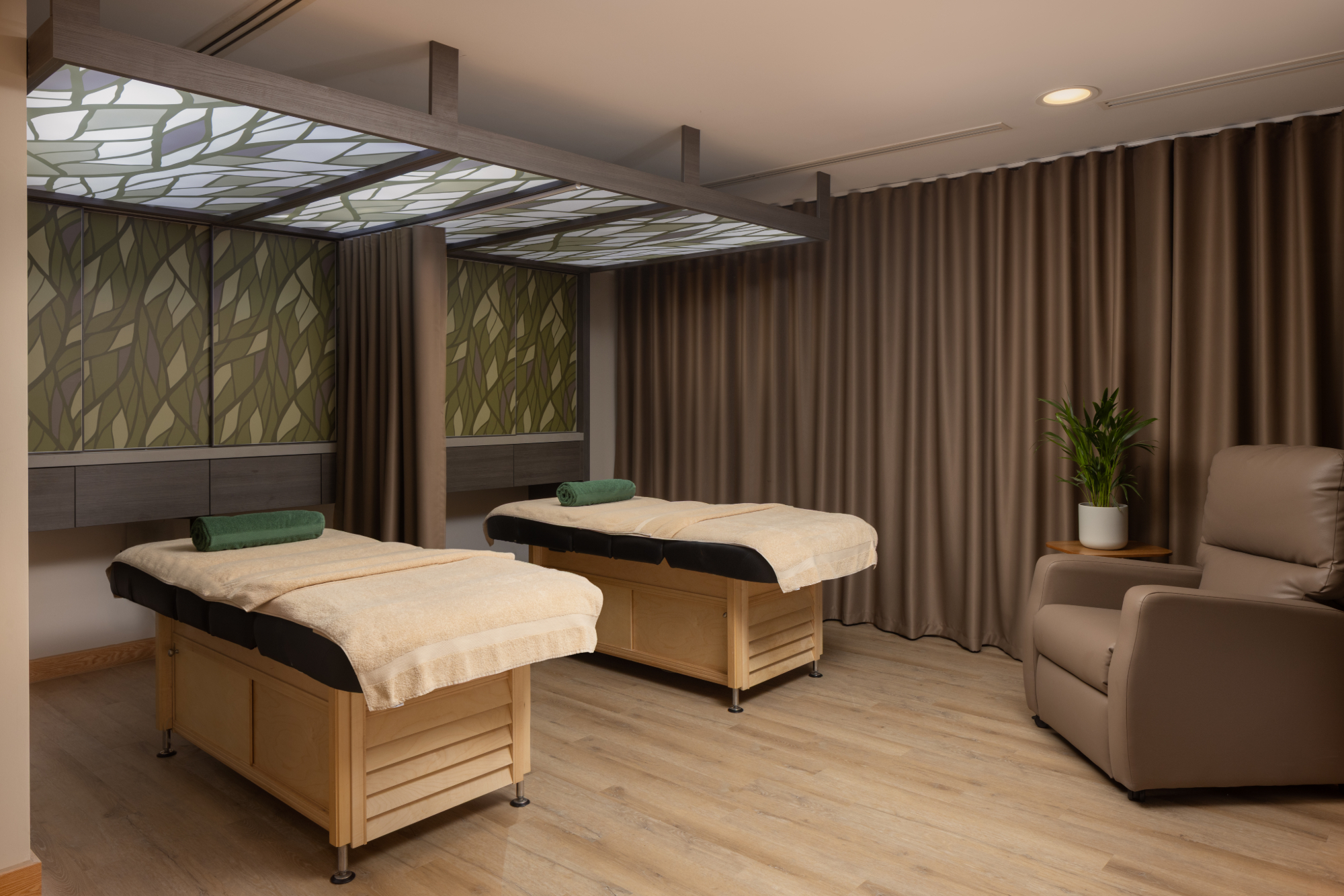 Emabthi Wellness Room 1