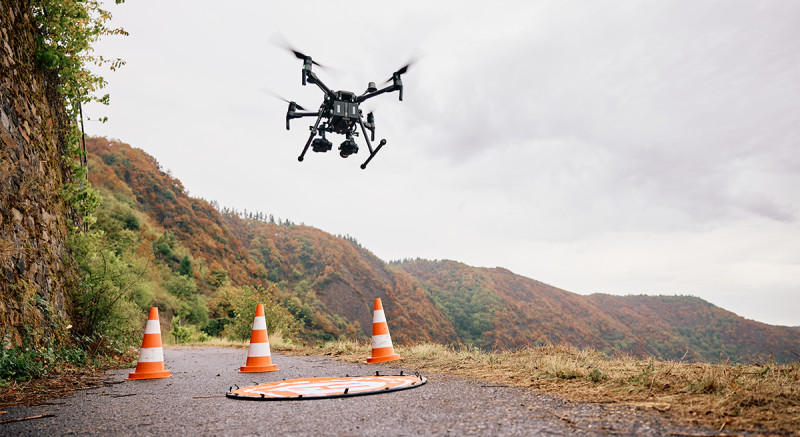 Die über 5G gesteuerte Drohne zum Austragen von Pflanzenschutzmittel ist eine von mehreren geplanten Anwendungen im Projekt „Smarter Weinberg“.