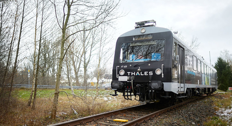 Testzug Lucy hat neben 5G auch das moderne Zugsicherungssystem ETCS an Bord. Erste Strecken in Deutschland kommen schon ohne klassische Signale aus.