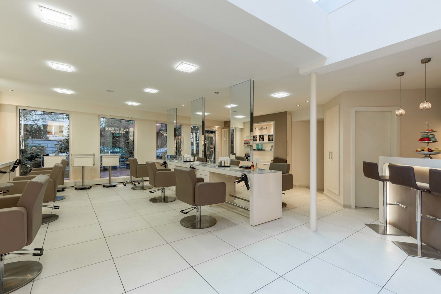 Oliver Schmidt Hairdesign Uhlandstrasse 25 Douglas Beauty Booking