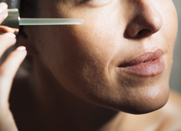 5-acidohialuronico retinol niacinamida--mifarma-blog-body-2