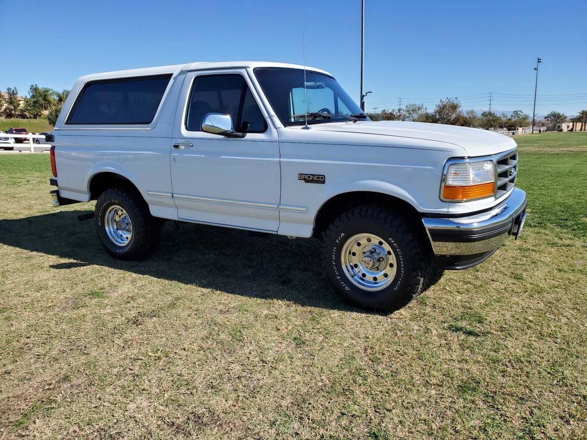 last-of-the-analogues-1996-ford-bronco-xlt01111 5N0zsuqXU5I 0CI0t2 1200x900
