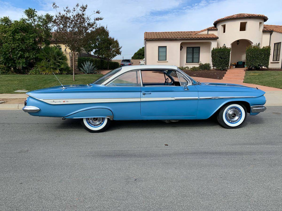 blue-poly-metallic-beauty-1961-chevrolet-impala-bubbletop-2-door-hardtop01515 jpAbthflpdJ 0jm0ew 1200x900