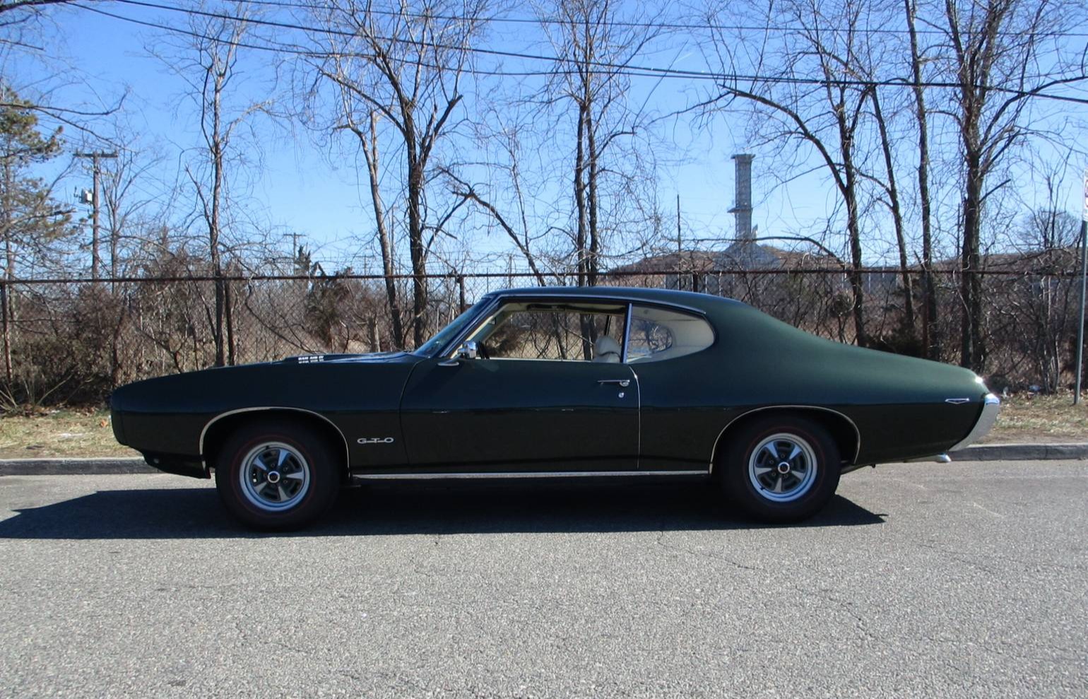 muscle-car-royalty-1969-pontiac-gto-ram-air-iv-coupe78266536-770-0@2X