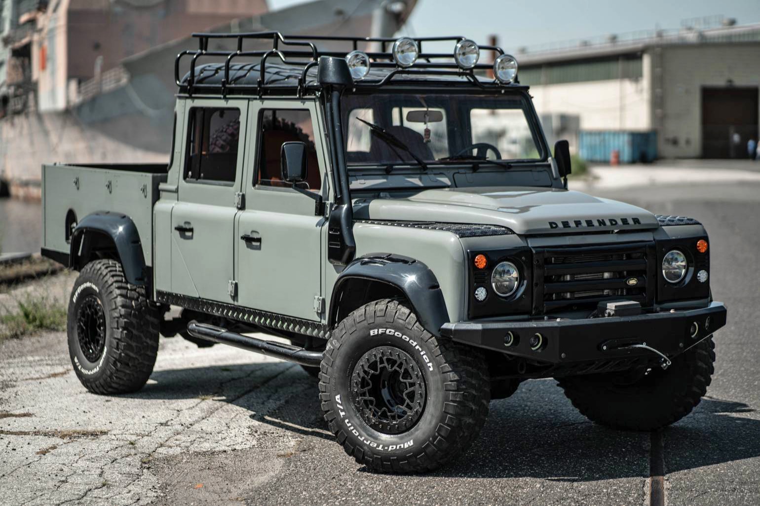 munt liefde Overeenkomend Long-Wheel-Base, Left-Hand-Drive and Loaded with Character: 1993 Land Rover  Defender 130 Pickup | Zero260